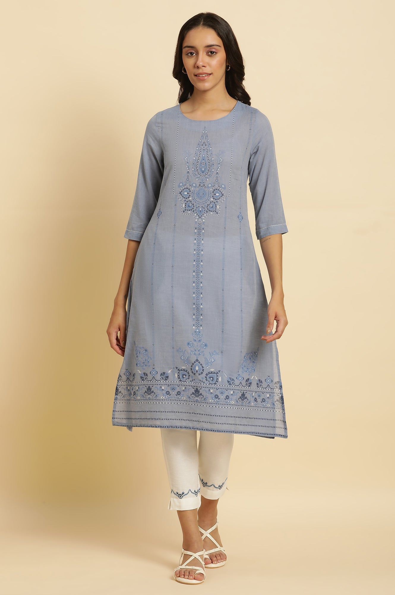 White Solid Embroidered Slim Cotton Pants