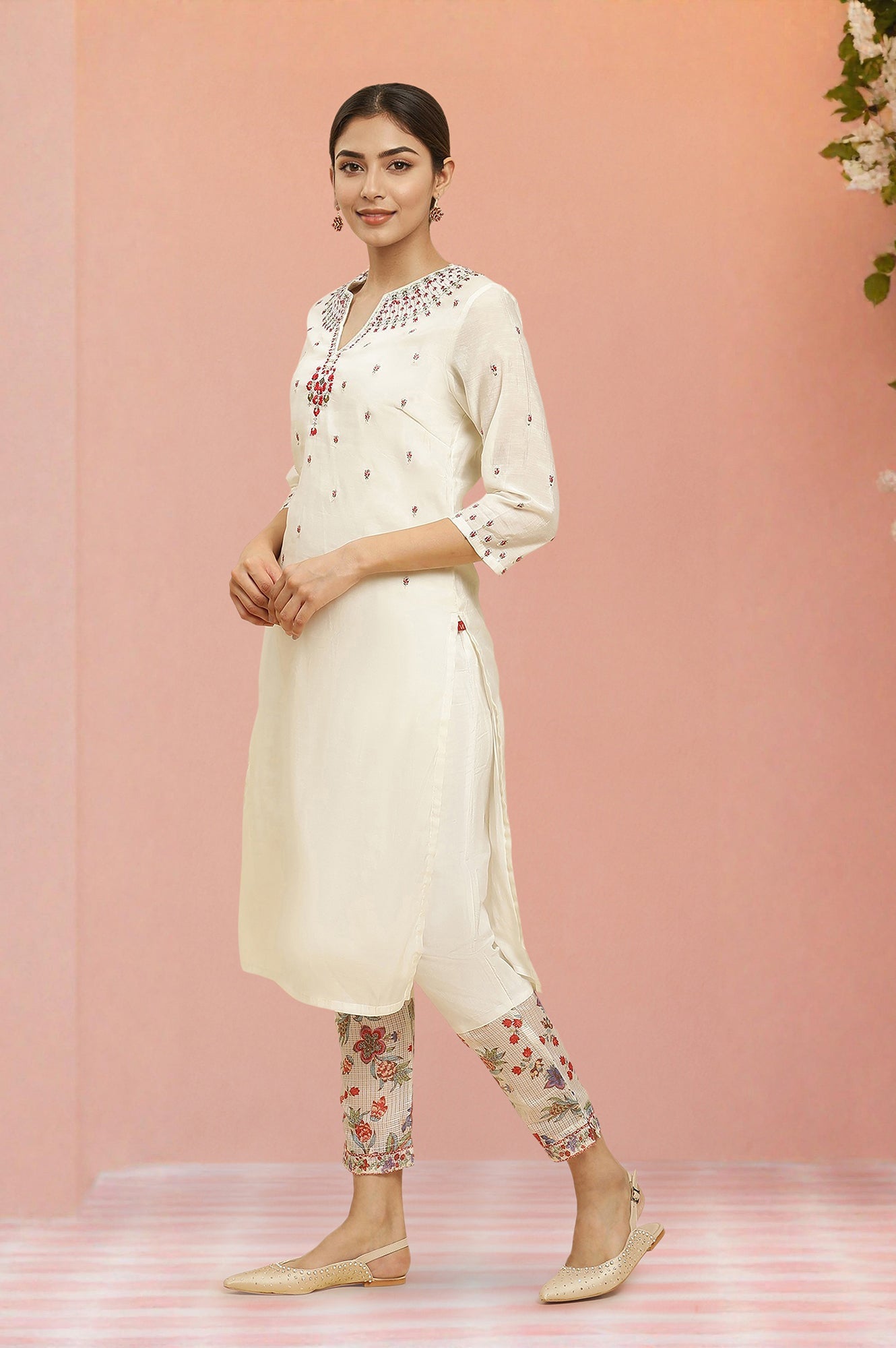 Ecru Chanderi Embroidered Kurta Set with Slim Pants and Dupatta