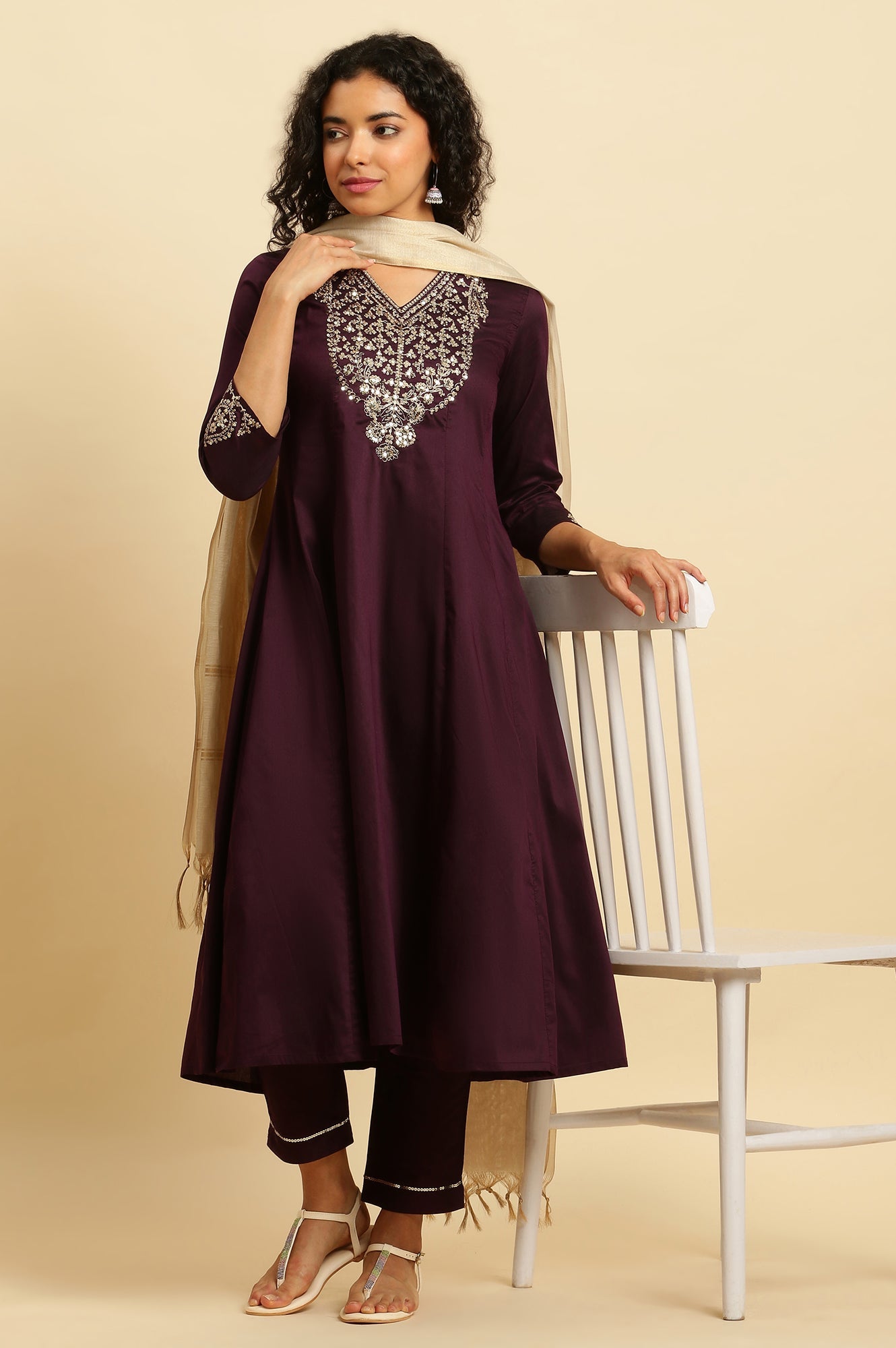 https://cdn.shopify.com/s/files/1/0776/0419/2550/files/23AUWS10451-221088_1_3459ff92-d788-4faf-8640-3592800825e7.jpg?v=1739358137
