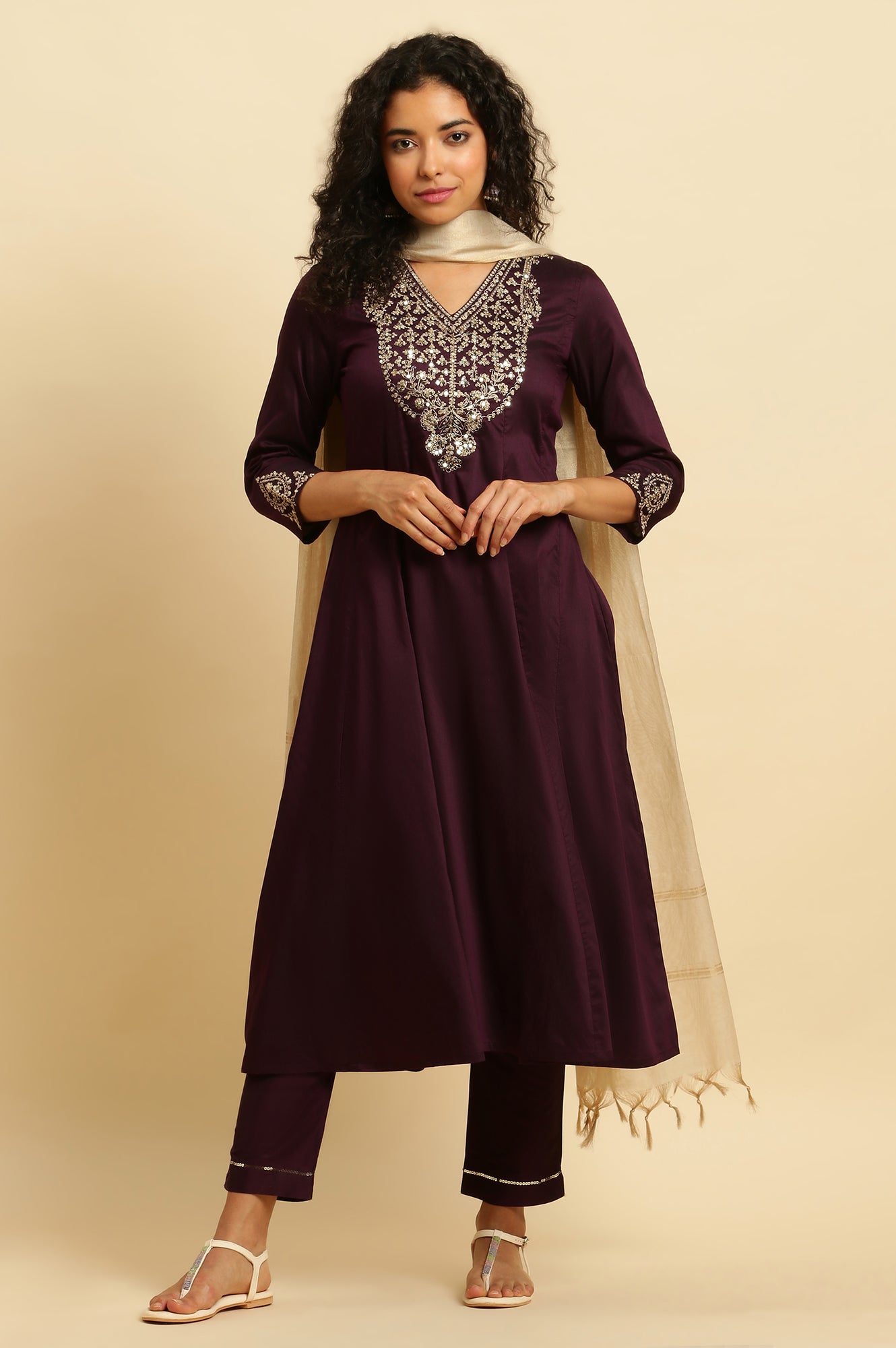 https://cdn.shopify.com/s/files/1/0776/0419/2550/files/23AUWS10451-221088_2_a539202d-7643-4959-92db-eb7d5d95d10a.jpg?v=1739358137