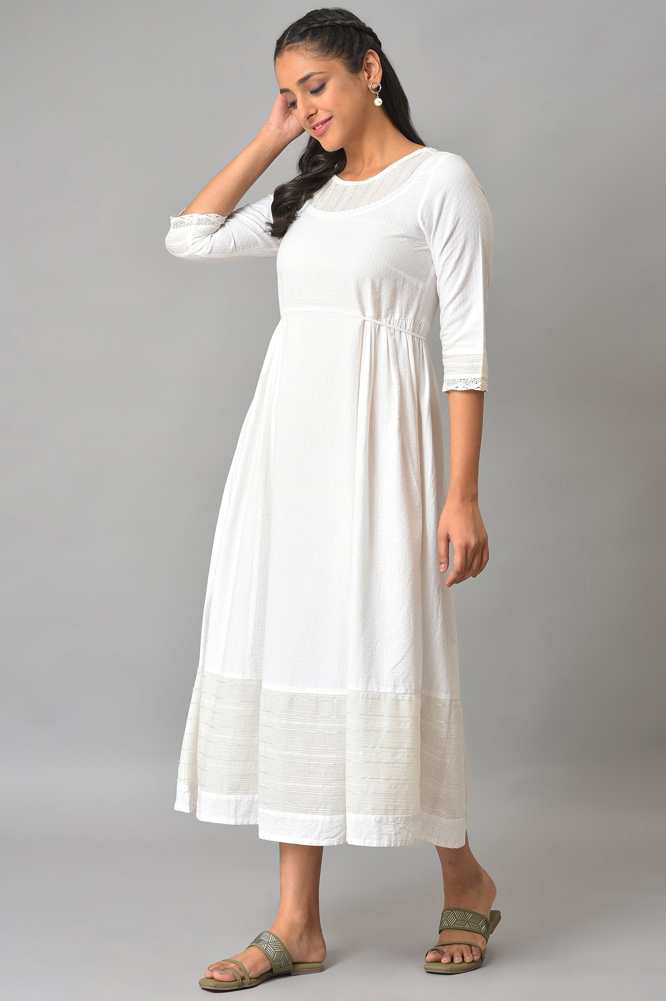 https://cdn.shopify.com/s/files/1/0776/0419/2550/files/23FEA13854-605270_3.jpg?v=1769756227