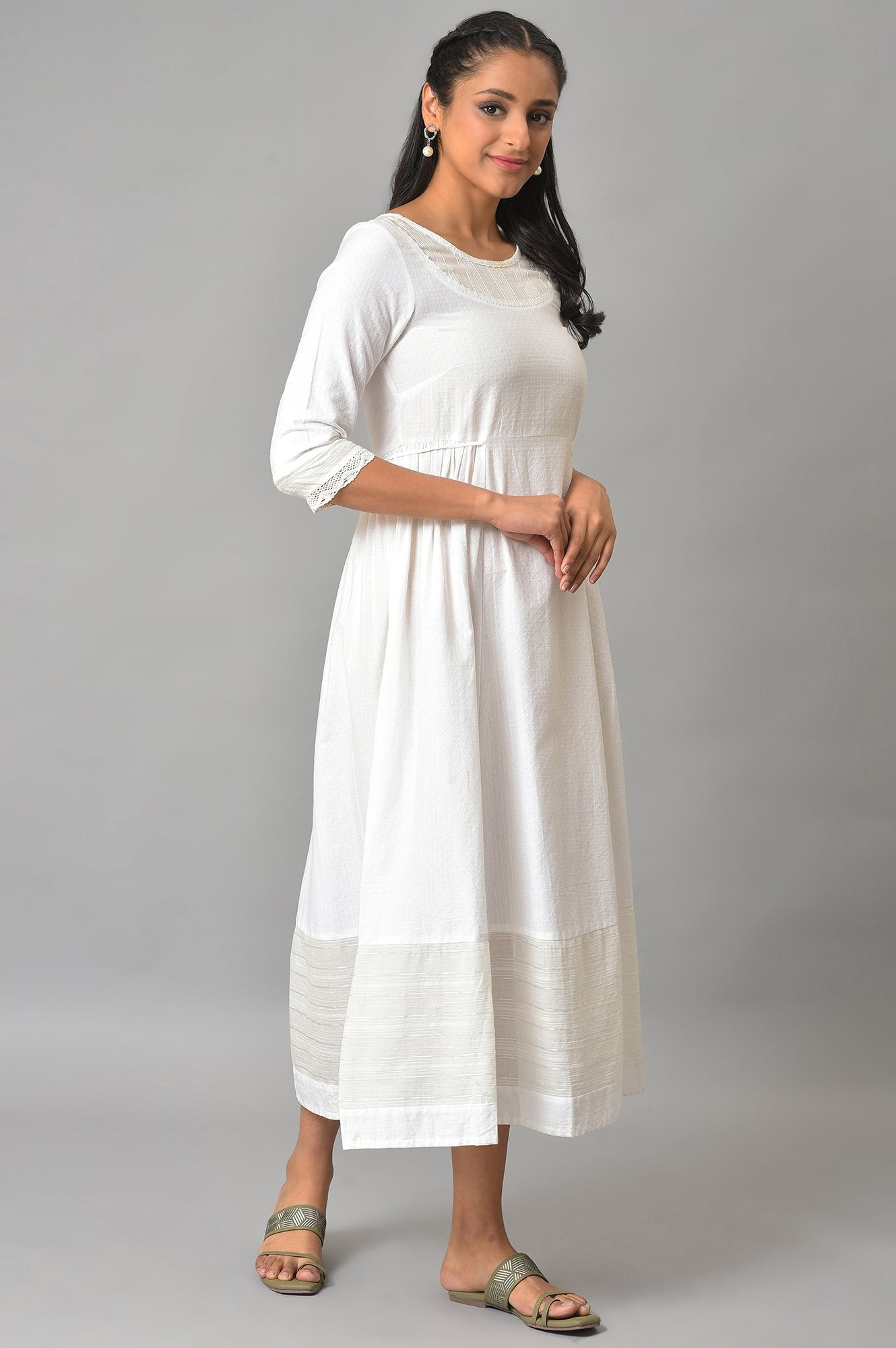 https://cdn.shopify.com/s/files/1/0776/0419/2550/files/23FEA13854-605270_4.jpg?v=1769756227