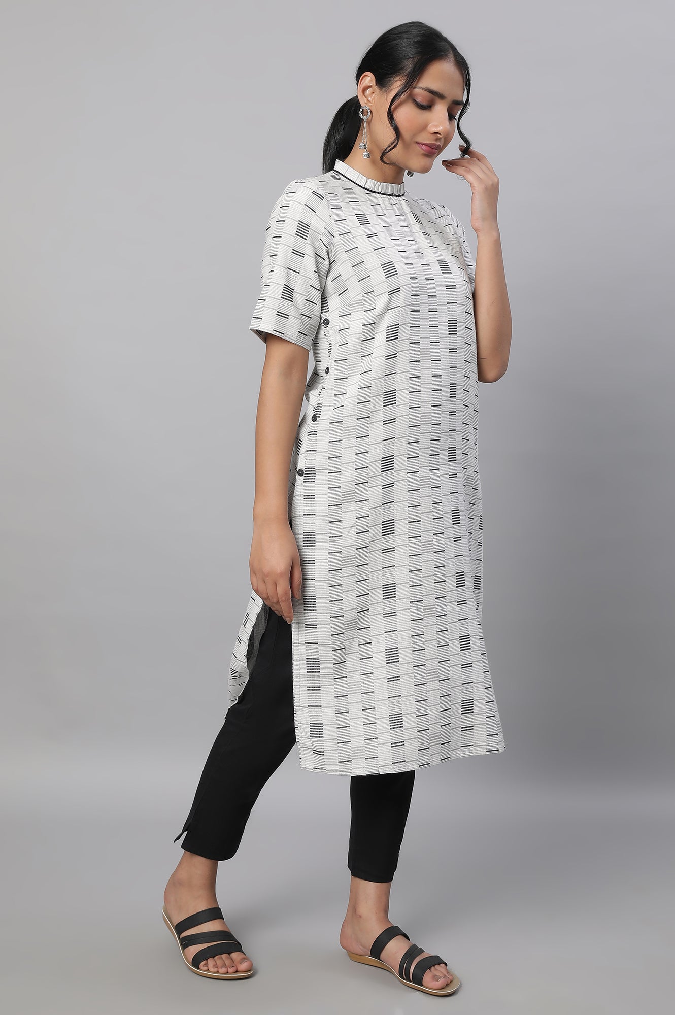https://cdn.shopify.com/s/files/1/0776/0419/2550/files/23FEAS14281-701920_4.jpg?v=1769753993
