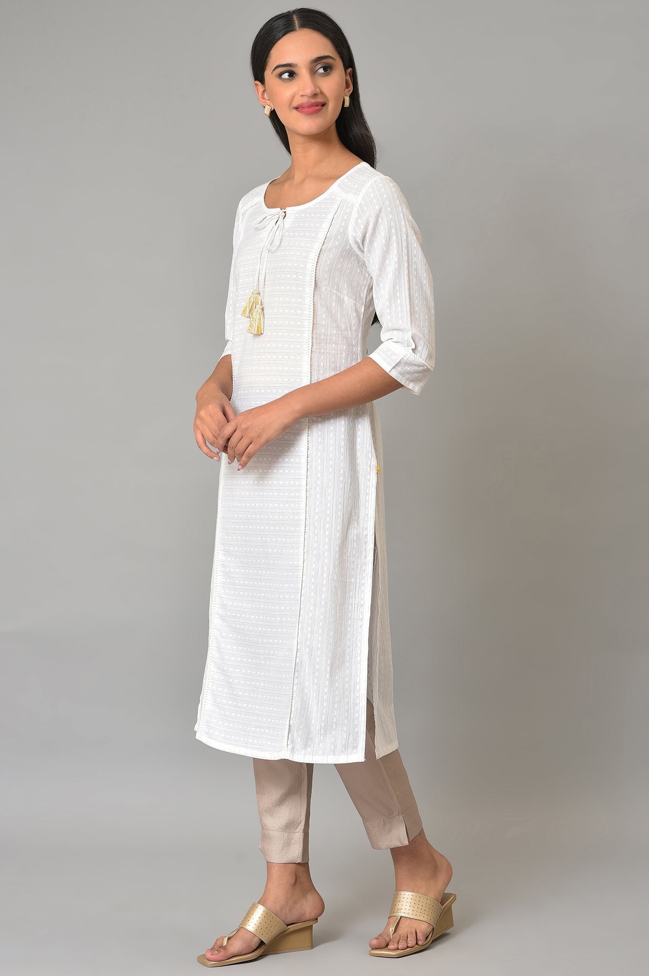 https://cdn.shopify.com/s/files/1/0776/0419/2550/files/23FEAS14459-605263_3.jpg?v=1769757333