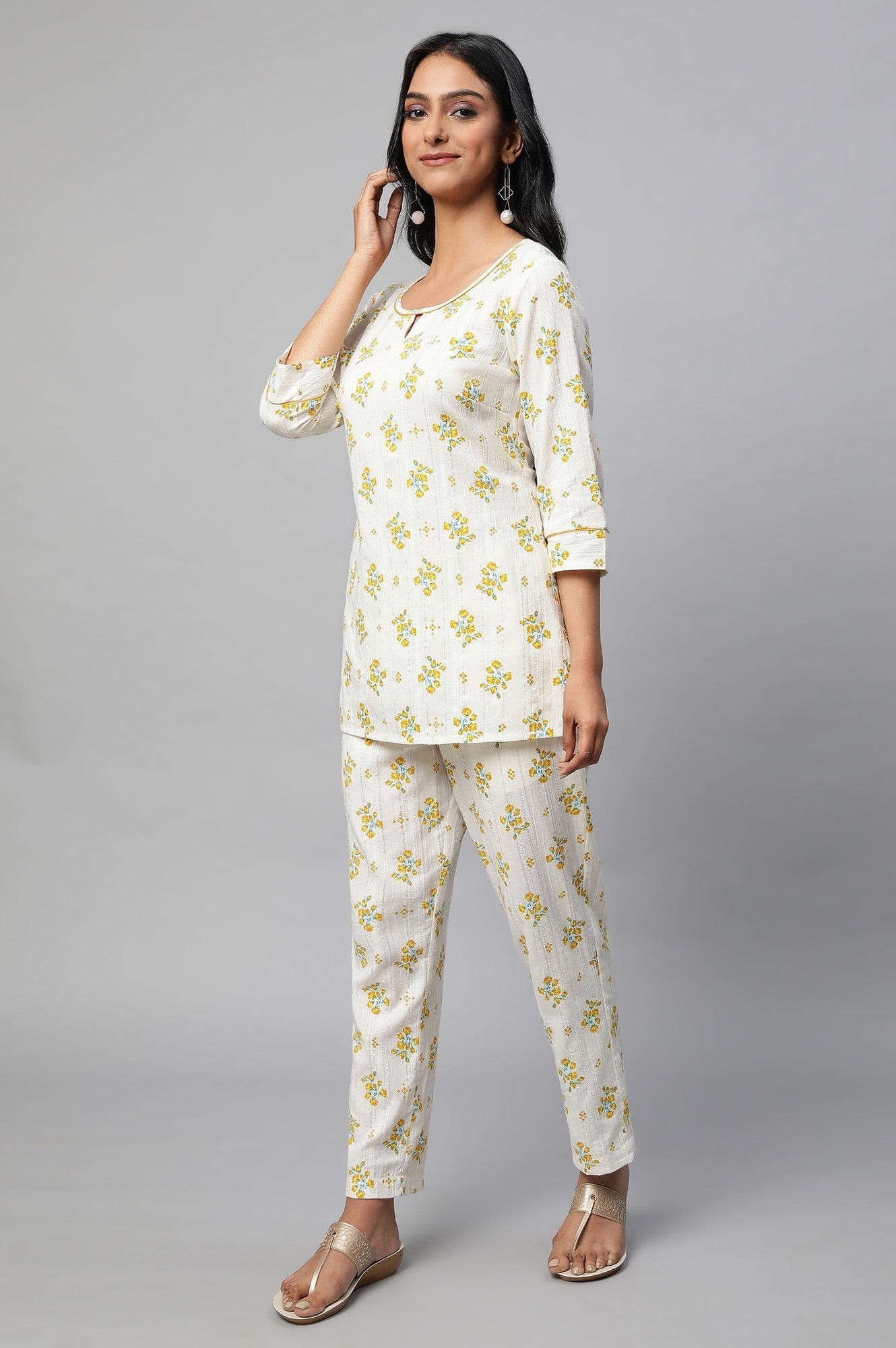 https://cdn.shopify.com/s/files/1/0776/0419/2550/files/23FEAS30368-507204_3.jpg?v=1769759042
