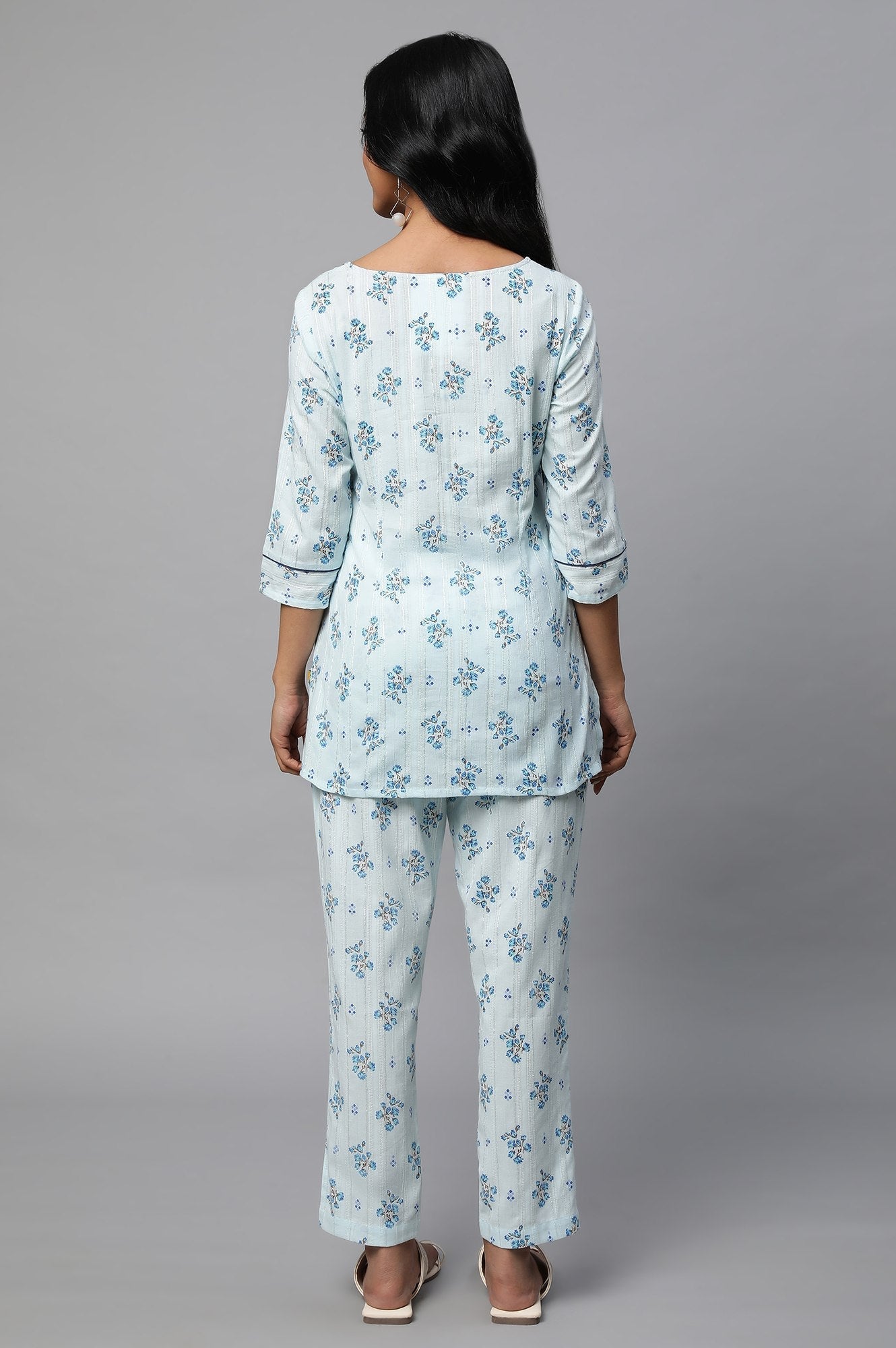 https://cdn.shopify.com/s/files/1/0776/0419/2550/files/23FEAS30368-507205_2.jpg?v=1769751783