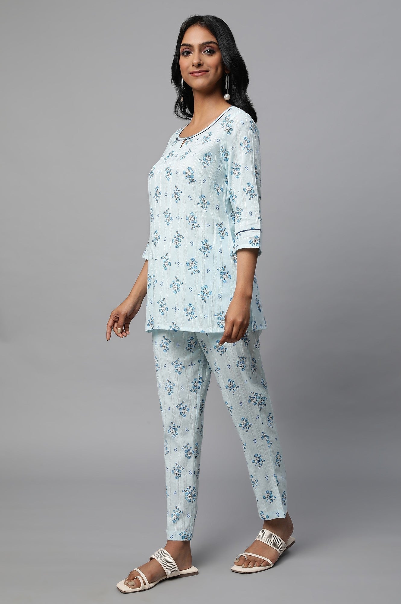 https://cdn.shopify.com/s/files/1/0776/0419/2550/files/23FEAS30368-507205_3.jpg?v=1769751782