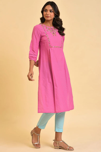Pink Floral Embroidered kurta In Textured Fabric - wforwoman