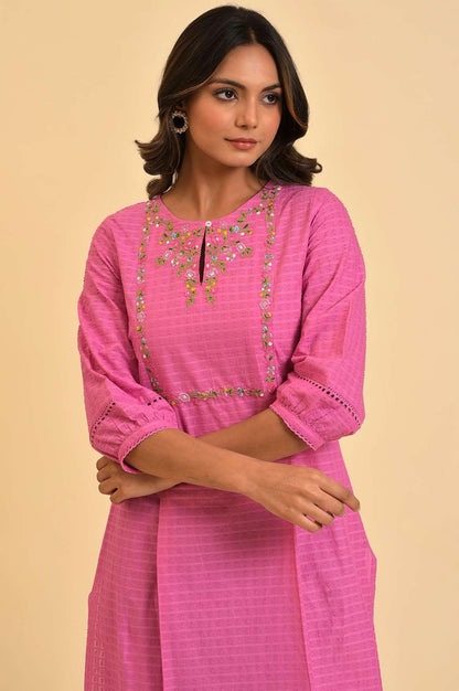Pink Floral Embroidered kurta In Textured Fabric - wforwoman