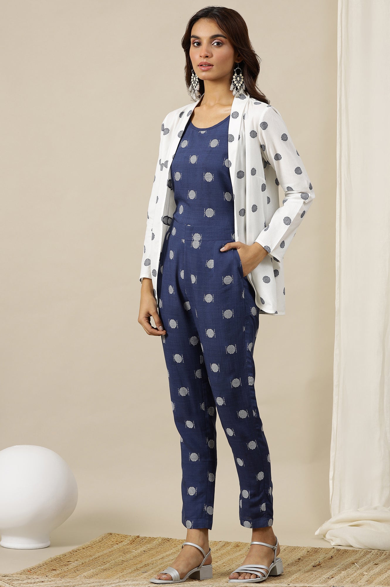 https://cdn.shopify.com/s/files/1/0776/0419/2550/files/24AUAS15273-704969_5.jpg?v=1769759828