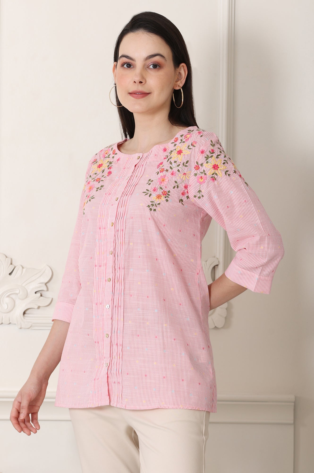 https://cdn.shopify.com/s/files/1/0776/0419/2550/files/24AUW30867-313835_4_a39d75fb-ac73-49b6-8bb1-76b4cc7770f2.jpg?v=1723893006