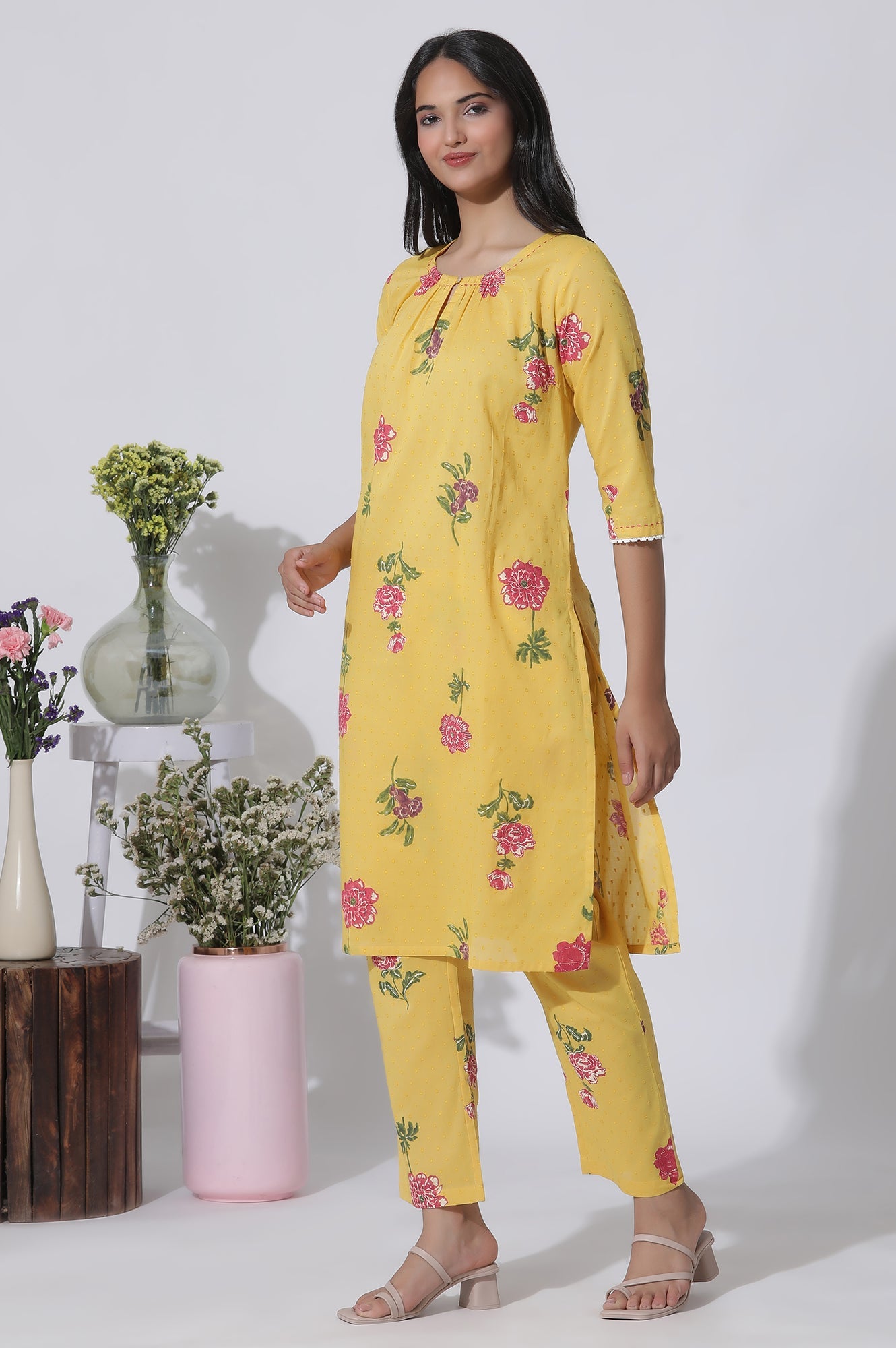 https://cdn.shopify.com/s/files/1/0776/0419/2550/files/24AUWS10789-124181_3.jpg?v=1723894343