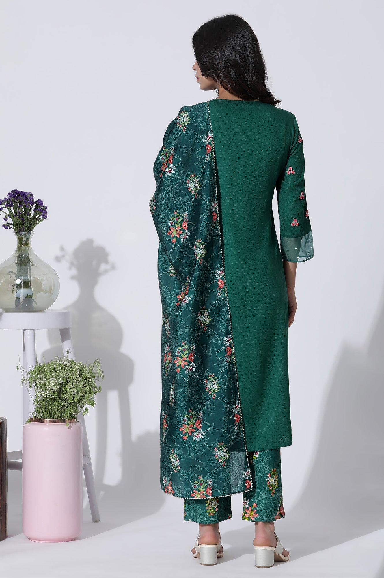 https://cdn.shopify.com/s/files/1/0776/0419/2550/files/24AUWS11400-221953_4.jpg?v=1723894378