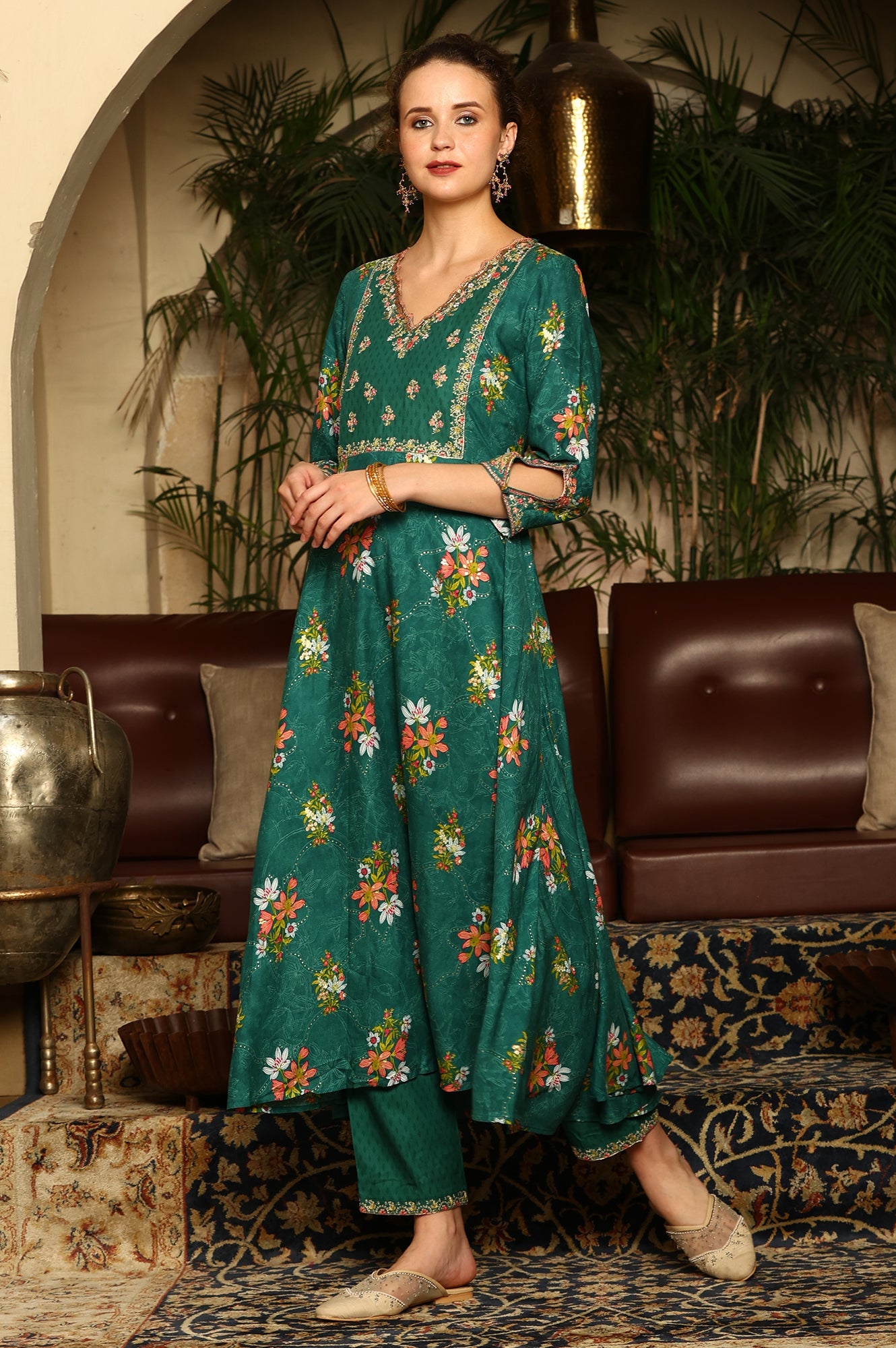 https://cdn.shopify.com/s/files/1/0776/0419/2550/files/24AUWS11407-123355_6_bd952728-1ebc-4659-930a-b49d283efee7.jpg?v=1726123999