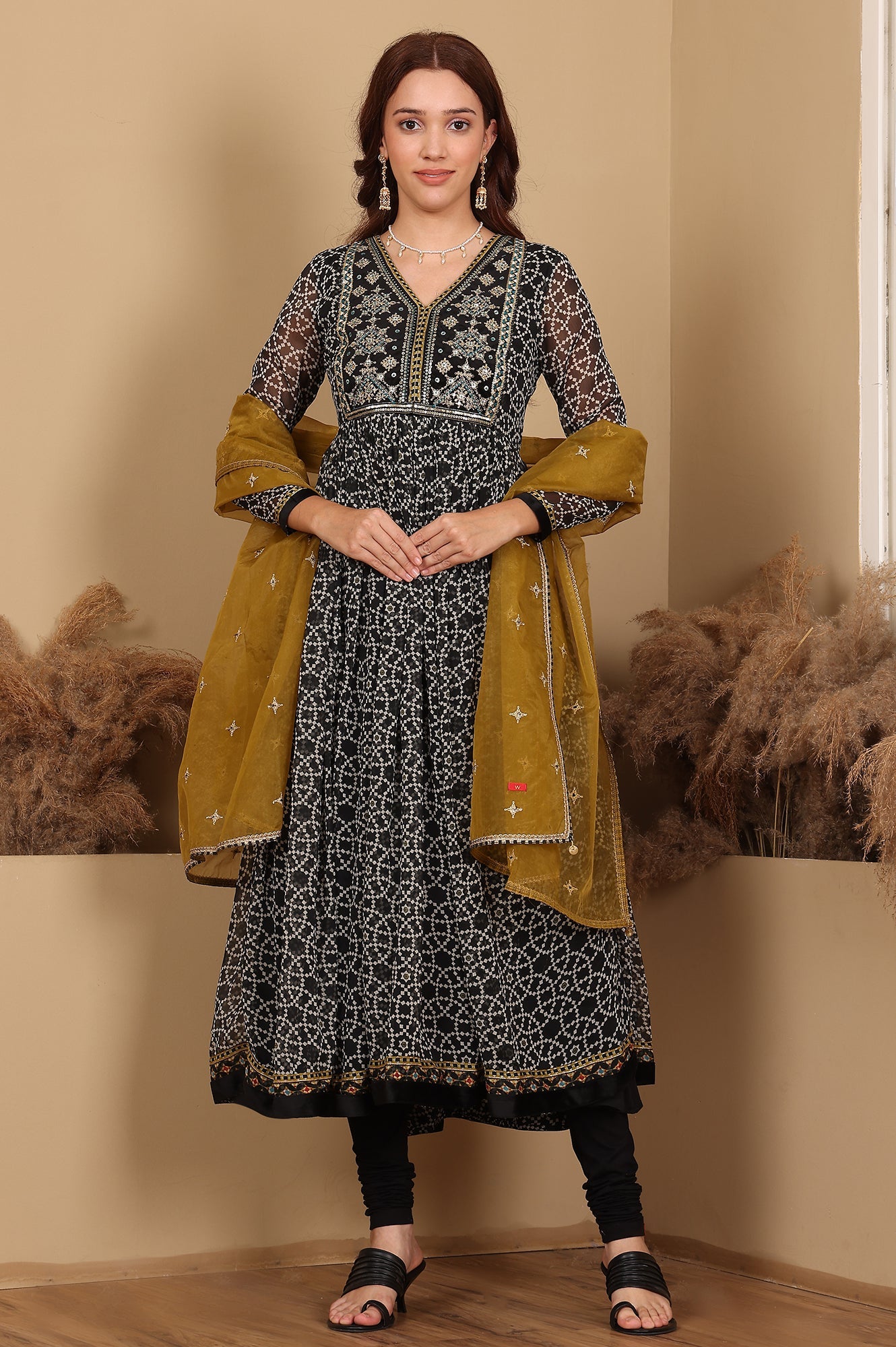 https://cdn.shopify.com/s/files/1/0776/0419/2550/files/24AUWS11674-124557_2.jpg?v=1727067493