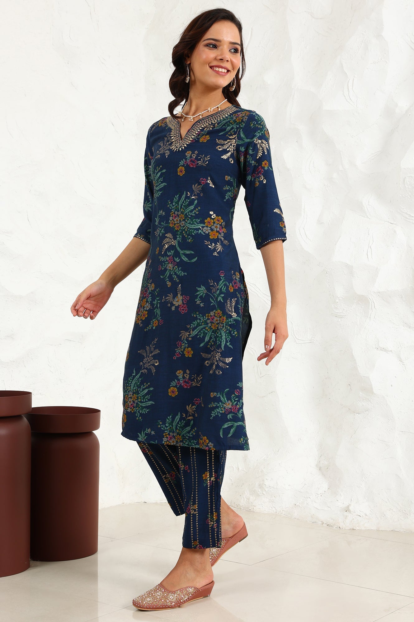 https://cdn.shopify.com/s/files/1/0776/0419/2550/files/24AUWS11761-125031_4_b9a98af8-eba2-4b62-a5eb-5333fa0ac0cf.jpg?v=1726123527