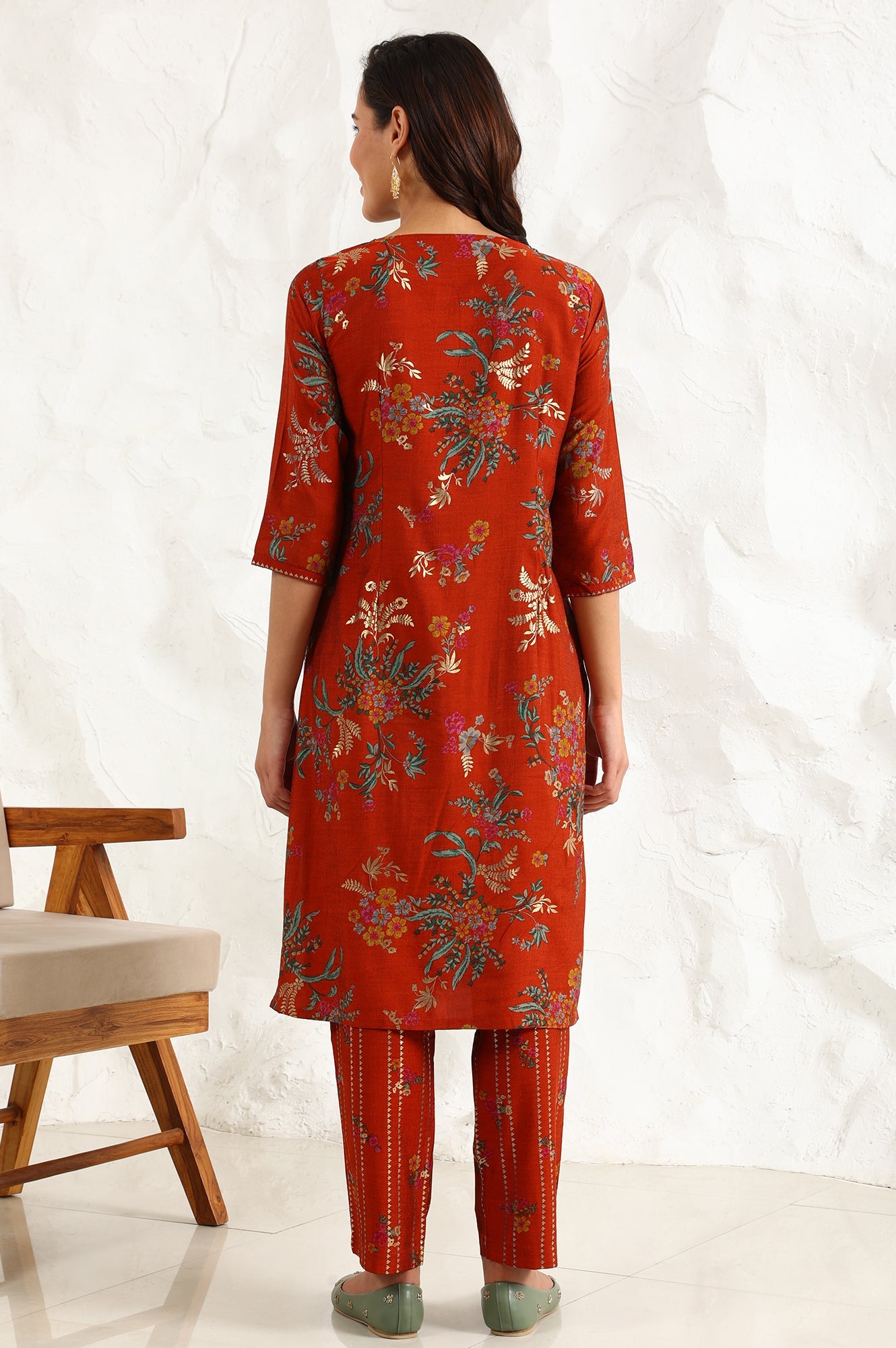 https://cdn.shopify.com/s/files/1/0776/0419/2550/files/24AUWS11761A-124634_5_a39f5db1-e3e1-4e03-b4bf-47486b7e5b53.jpg?v=1753188568