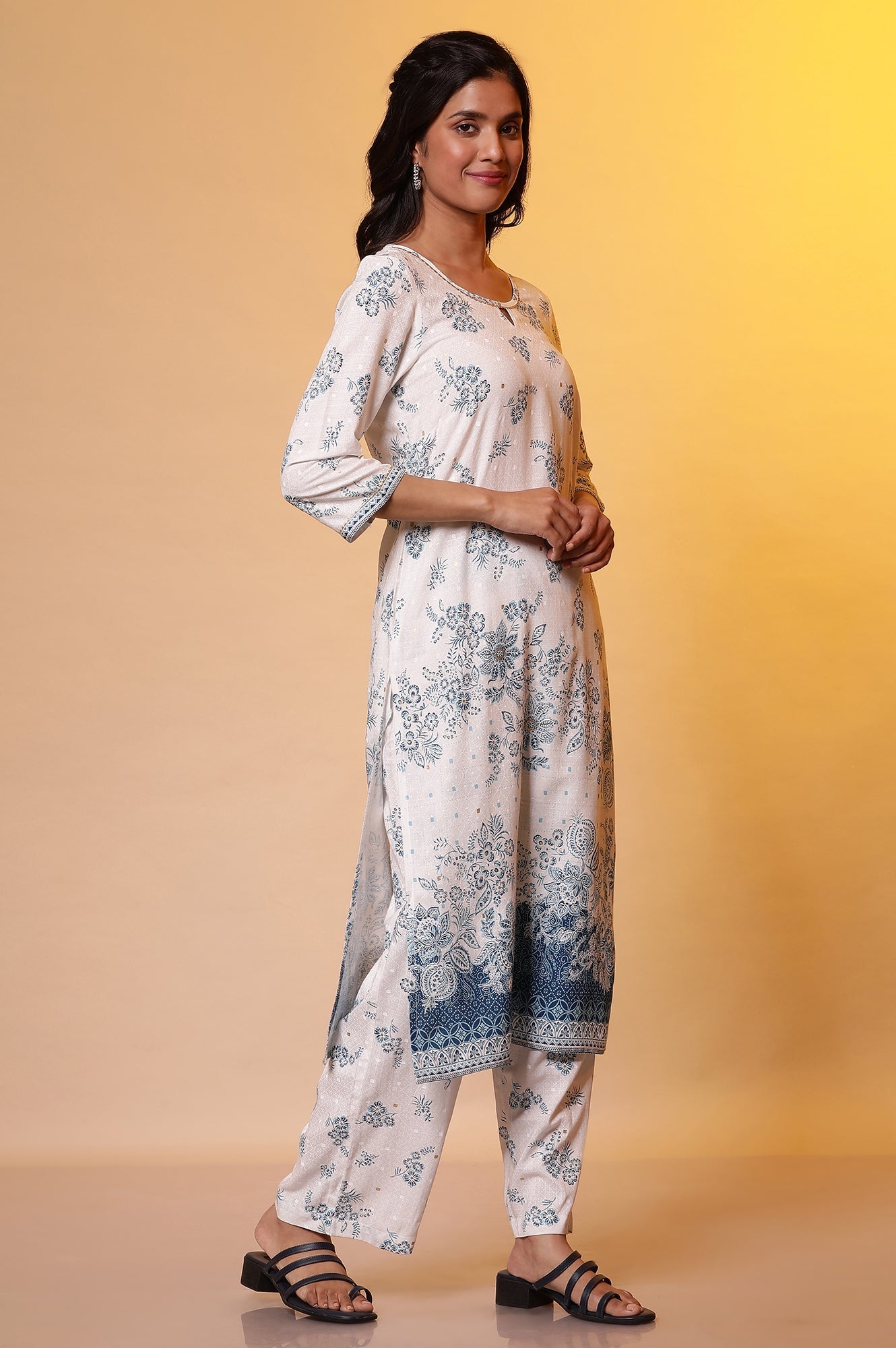 https://cdn.shopify.com/s/files/1/0776/0419/2550/files/24FEAS14853-508216_5.jpg?v=1769757245