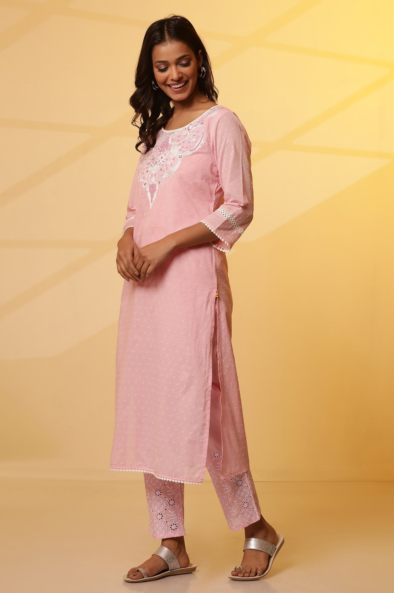https://cdn.shopify.com/s/files/1/0776/0419/2550/files/24FEAS14981-606945_3.jpg?v=1769750327