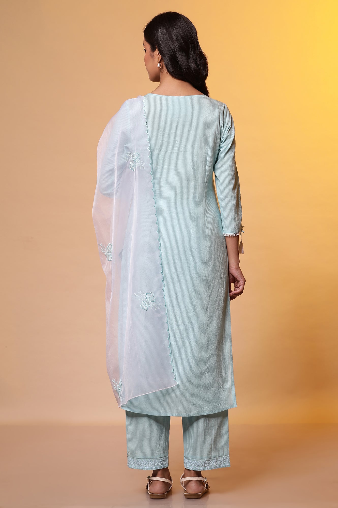 https://cdn.shopify.com/s/files/1/0776/0419/2550/files/24FEAS14982-E606827_4_634bb51f-a380-4db4-a087-008aac980e9a.jpg?v=1769749378