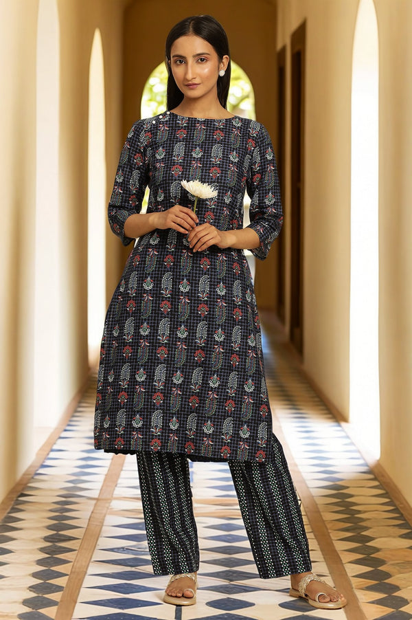 Blue Paisely Printed Kurta And Pants Set