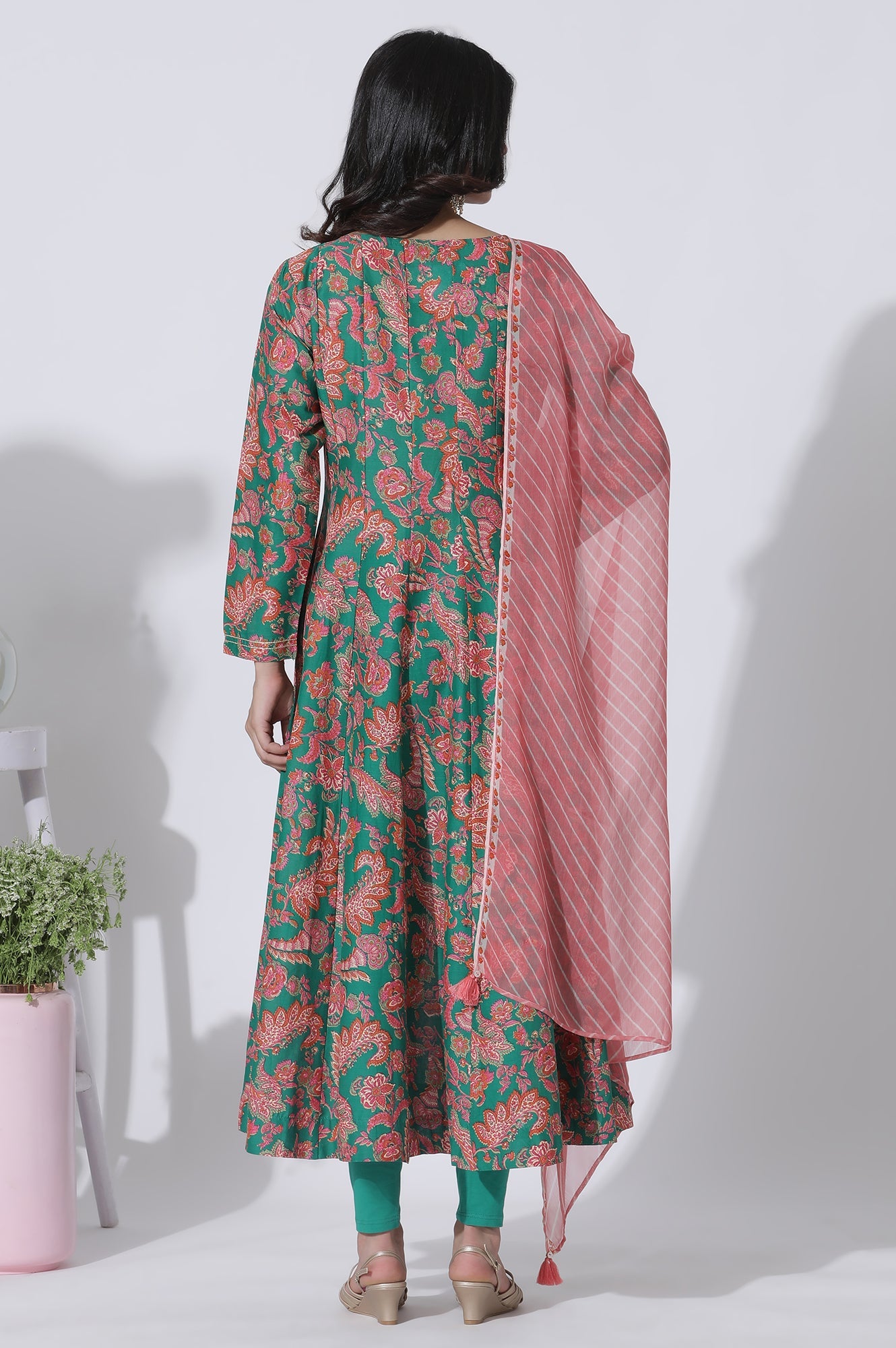 https://cdn.shopify.com/s/files/1/0776/0419/2550/files/24FEWS11012-124129_4.jpg?v=1725865586