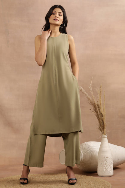 Green Sleeveless Solid Straight Kurta And Pants Set