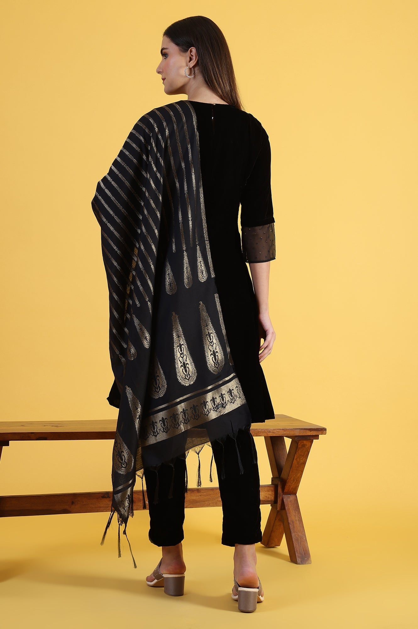 Black Solid Metallic Embroidery Flared Kurta &amp; Straight pant with Dupatta Set_5