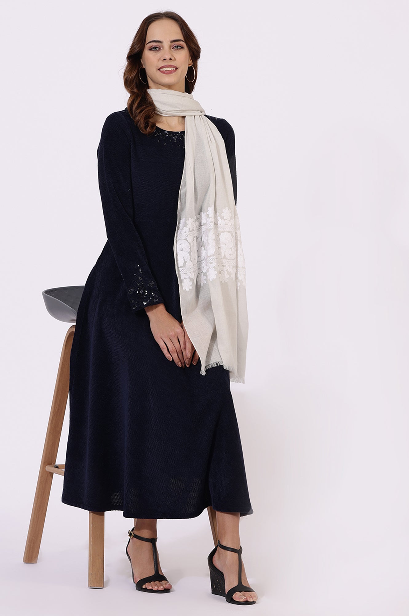 https://cdn.shopify.com/s/files/1/0776/0419/2550/files/24NOW82465-222828_2.jpg?v=1737464461