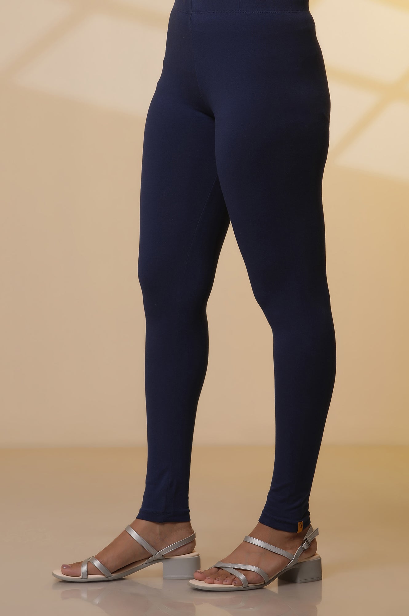 https://cdn.shopify.com/s/files/1/0776/0419/2550/files/24ONAS14418-506850_10.jpg?v=1769761674