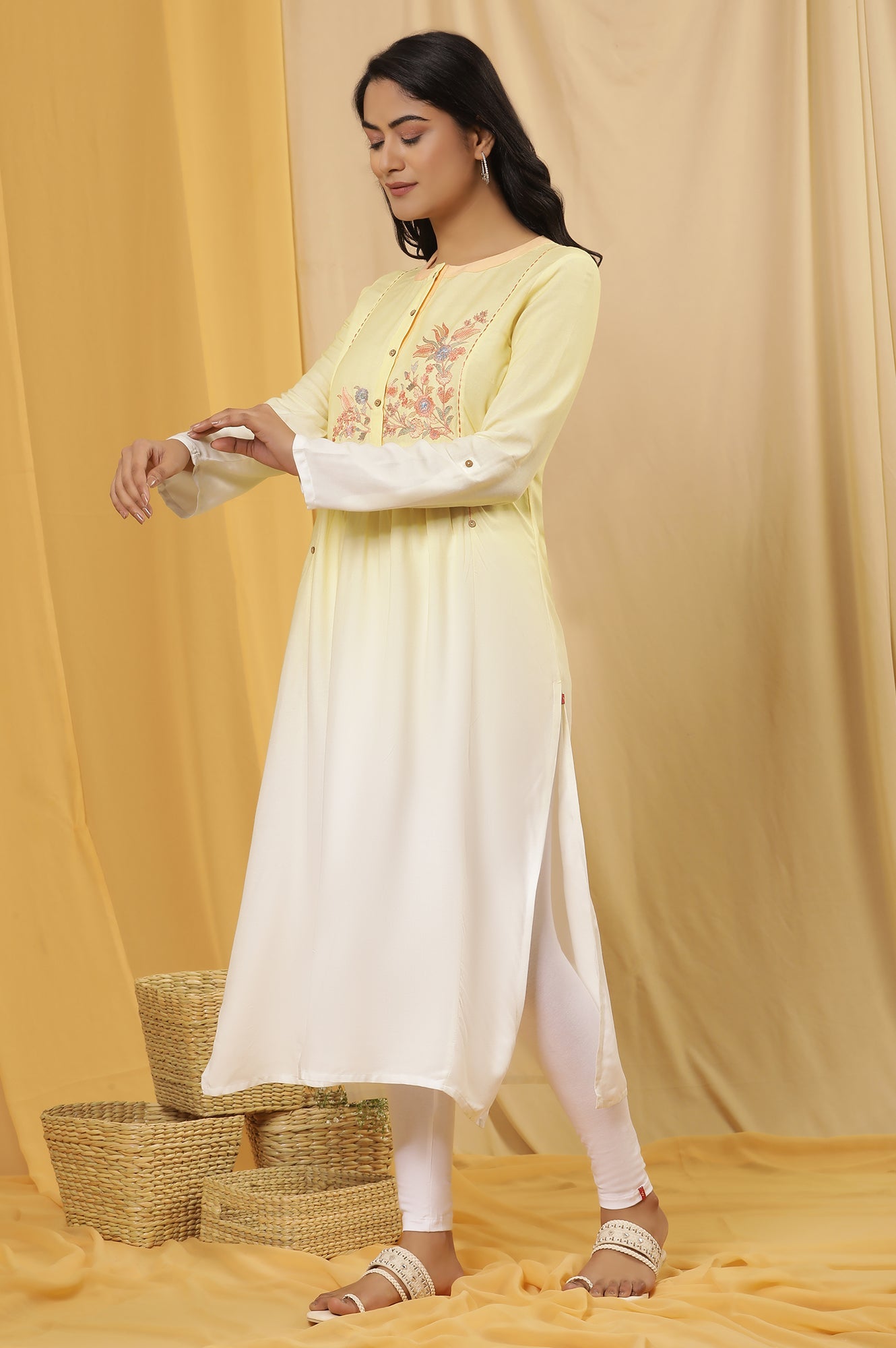 https://cdn.shopify.com/s/files/1/0776/0419/2550/files/24ONWS13564-114376_3.jpg?v=1722150031