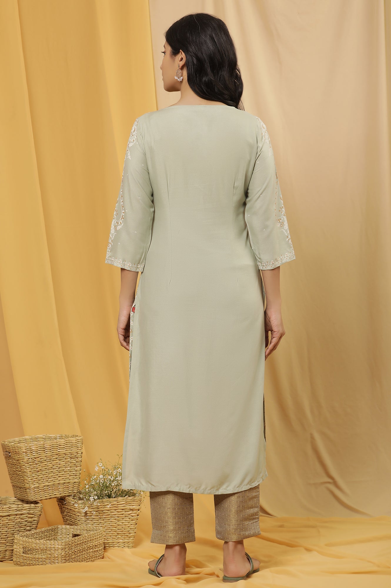 https://cdn.shopify.com/s/files/1/0776/0419/2550/files/24ONWS17570-117572_4_6d18e381-1c11-4215-a245-ac65f069fb1a.jpg?v=1722139129