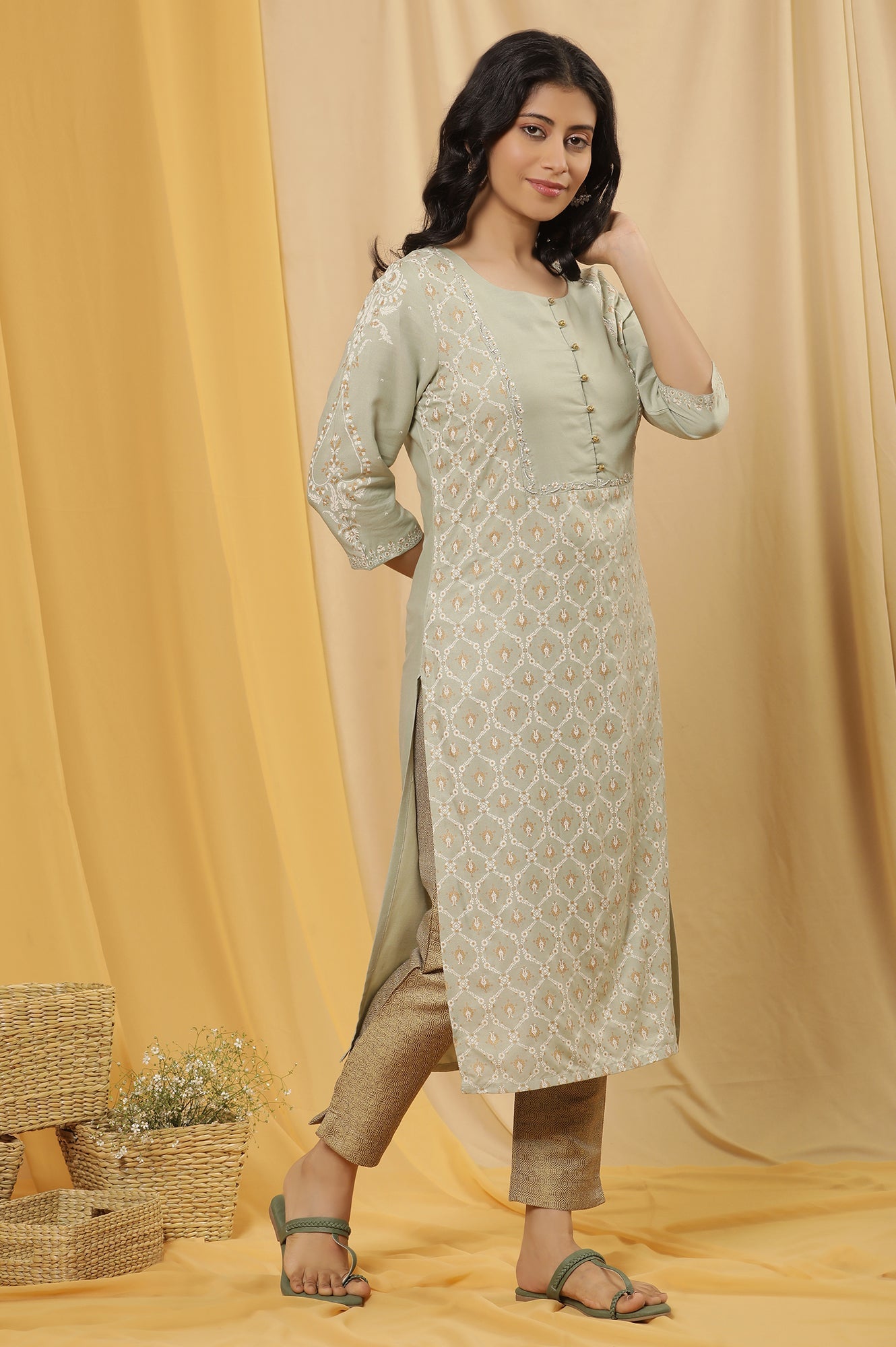 https://cdn.shopify.com/s/files/1/0776/0419/2550/files/24ONWS17570-117572_5_4a39b92f-0a0b-42de-9439-24beea84abd1.jpg?v=1722139129