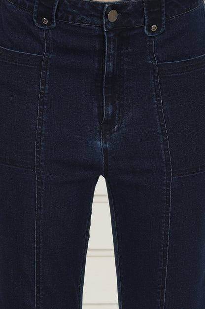 Blue Denim Lycra Mid Rise Calf Length Capri