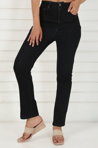 Black Denim Lycra Mid Rise Ankle Length Straight Pant
