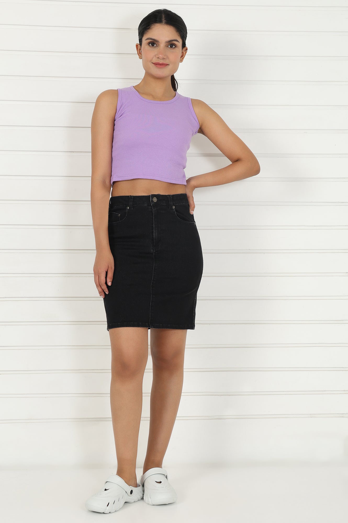 Black Denim Lycra Mid Rise Mid Thigh Length Skirt