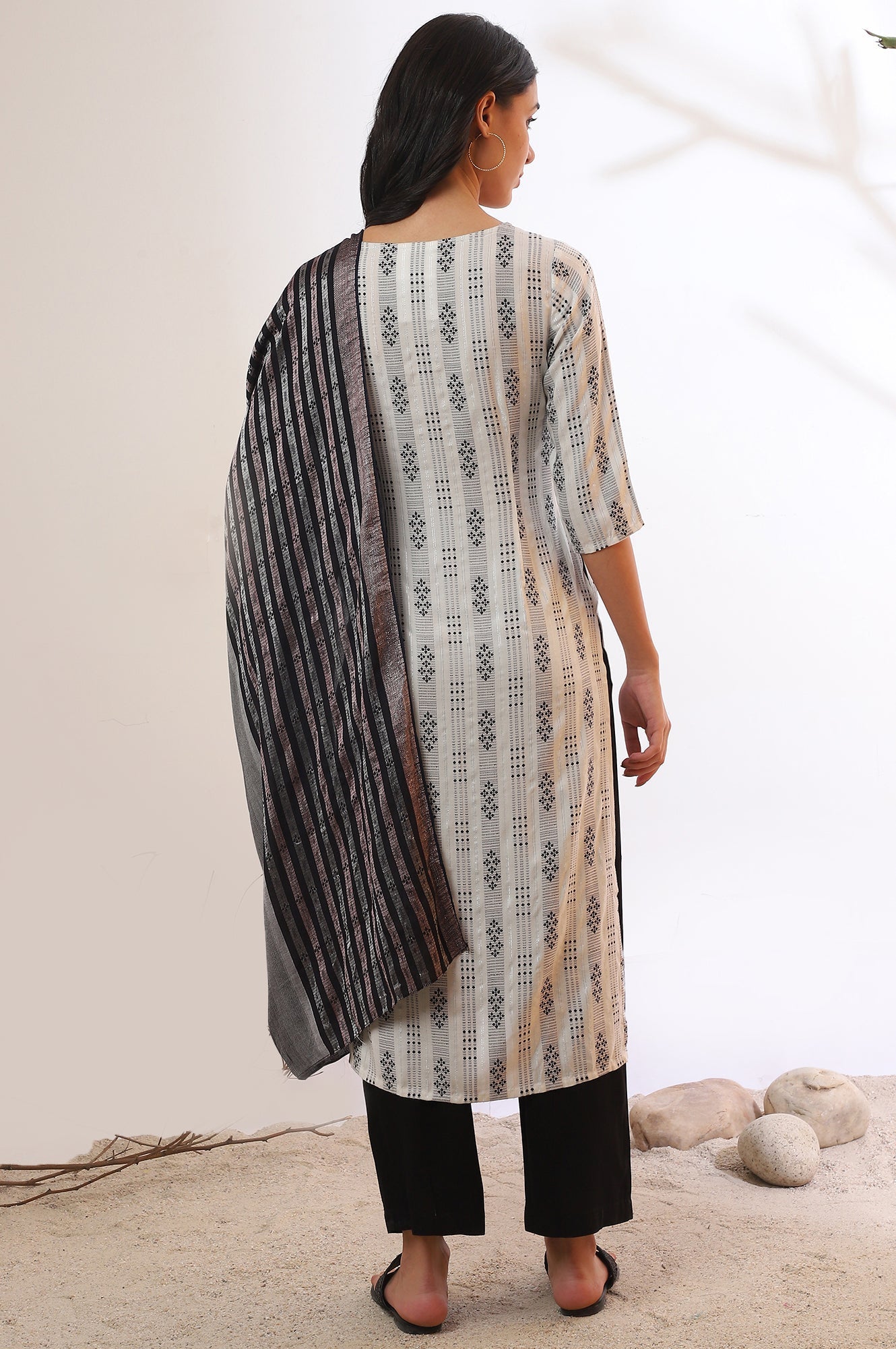 https://cdn.shopify.com/s/files/1/0776/0419/2550/files/AS15545-705566_5_d91295c2-4815-4bbf-b892-270cf92bb622.jpg?v=1769762201