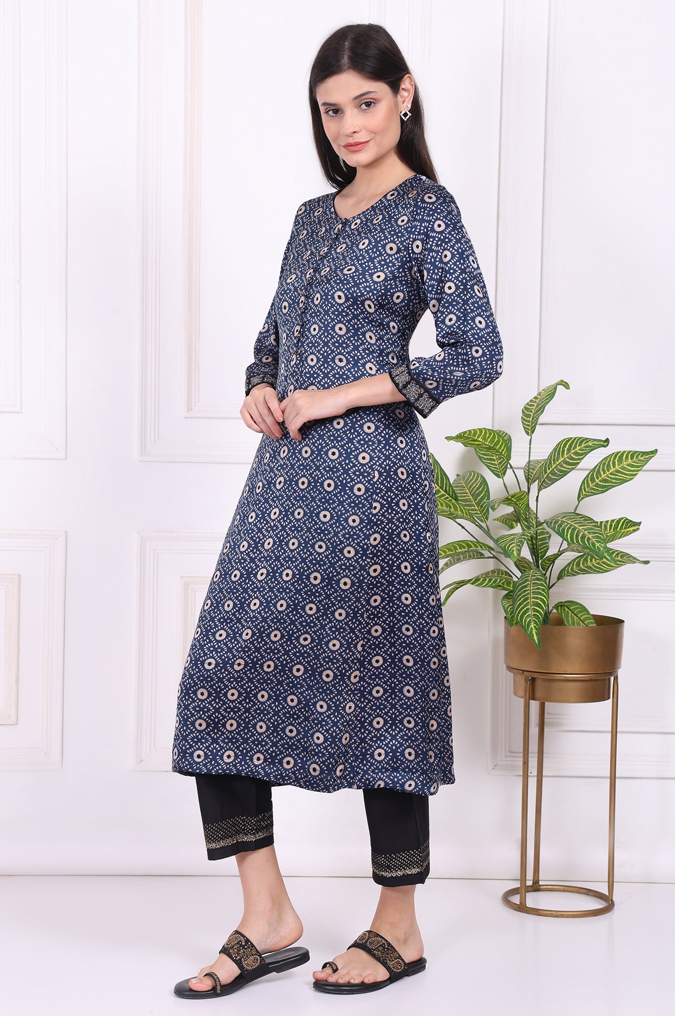 https://cdn.shopify.com/s/files/1/0776/0419/2550/files/F12118-911699_4.jpg?v=1764652169