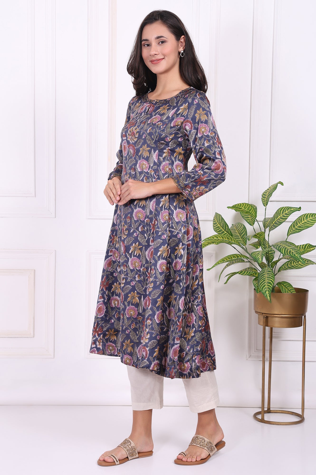 https://cdn.shopify.com/s/files/1/0776/0419/2550/files/F12175-911760_4.jpg?v=1764652169