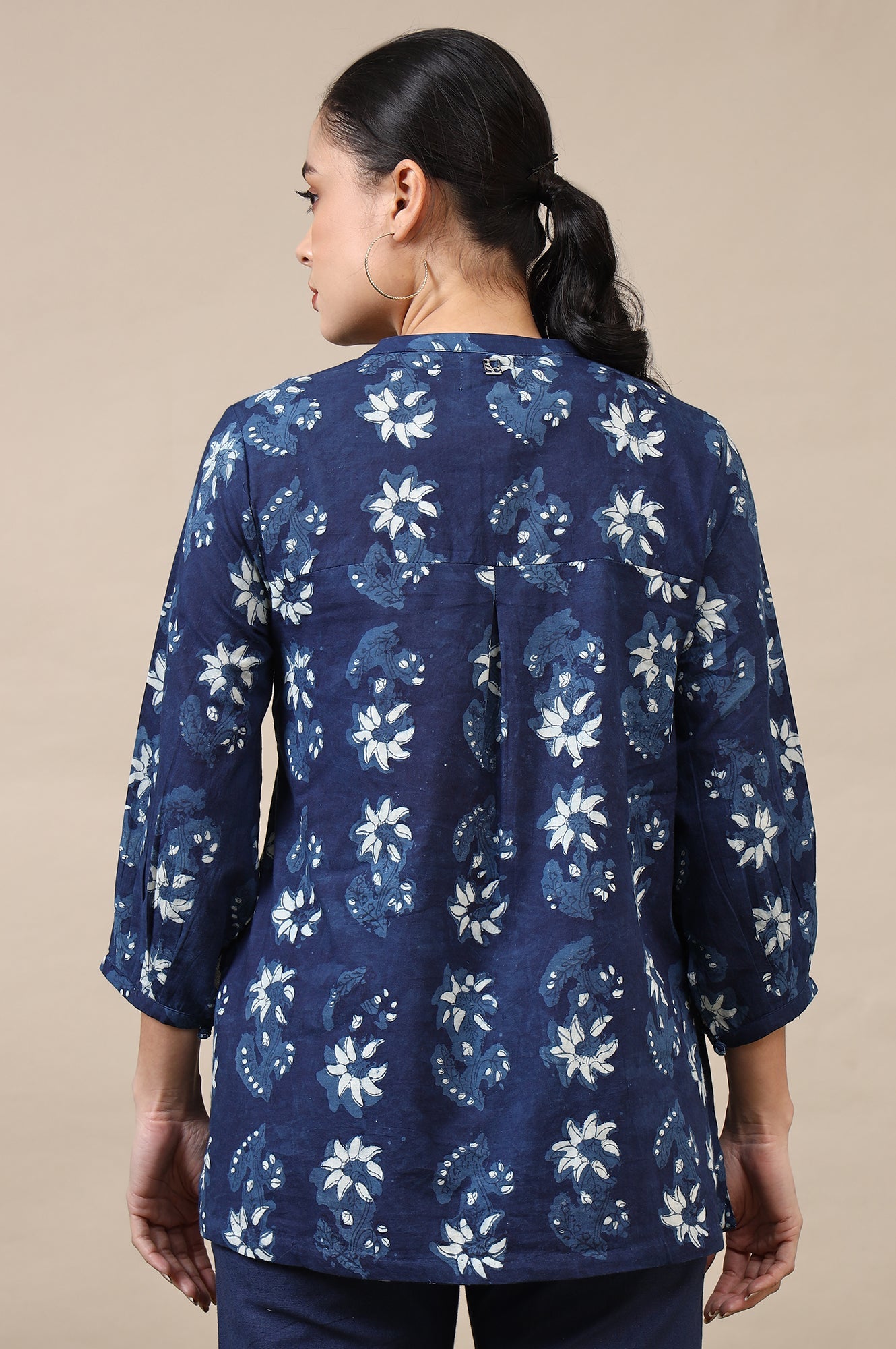 https://cdn.shopify.com/s/files/1/0776/0419/2550/files/F31142-911304B_5_f94b7430-8a37-456d-8351-8e2bb3b1381f.jpg?v=1753189080