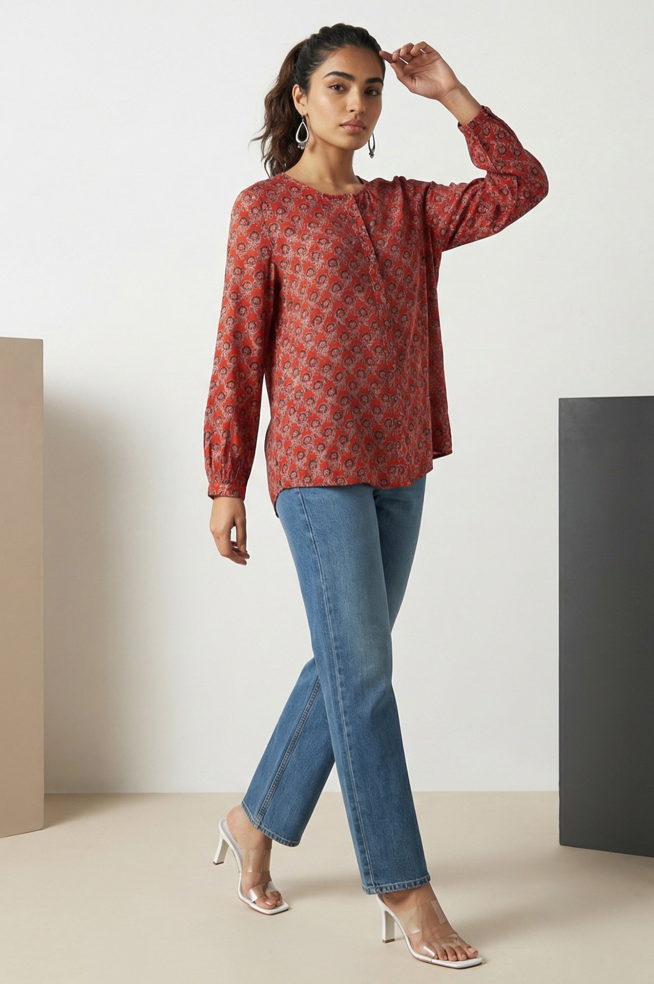 https://cdn.shopify.com/s/files/1/0776/0419/2550/files/F31387-911934_2.jpg?v=1770798392