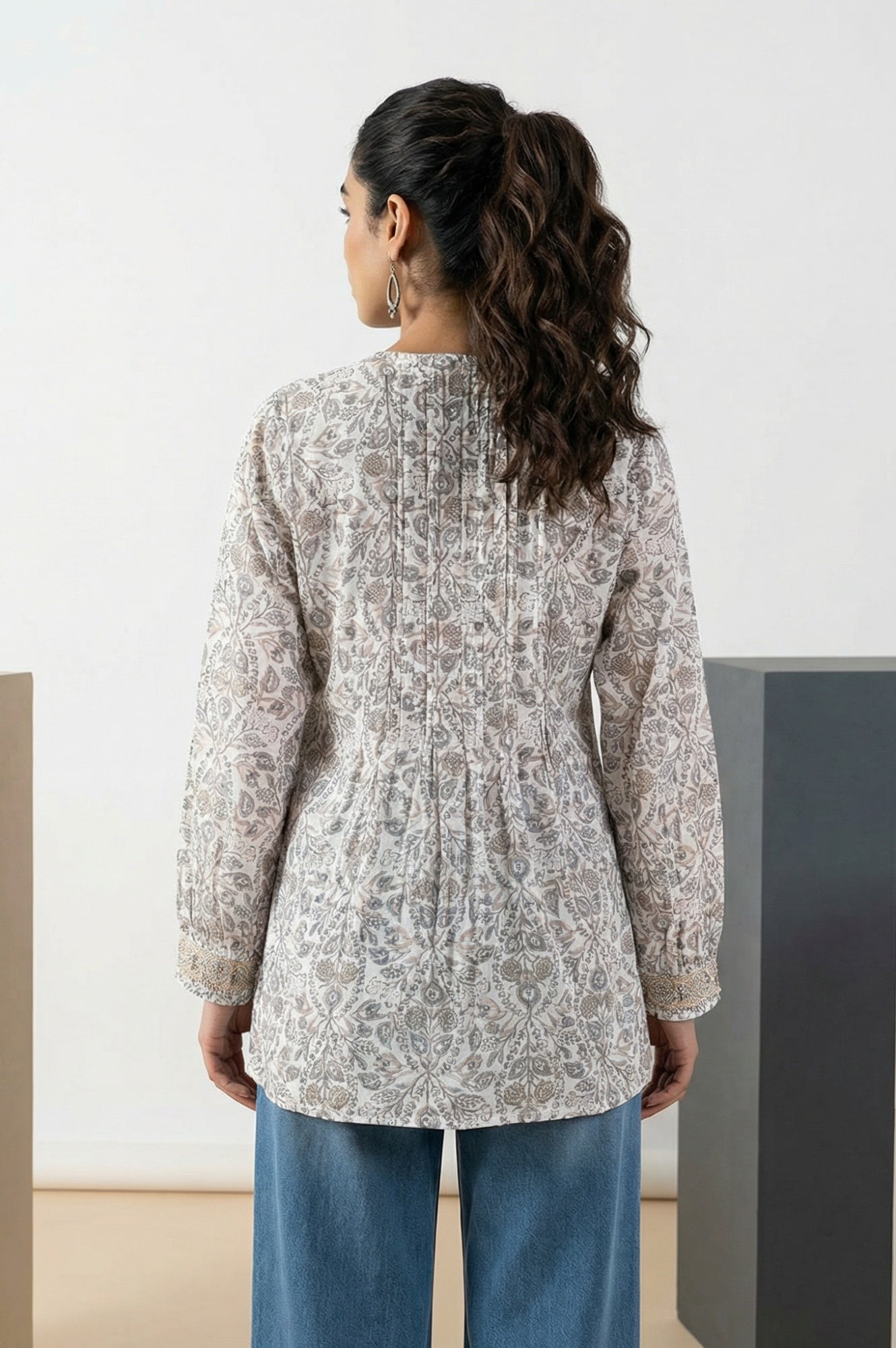 https://cdn.shopify.com/s/files/1/0776/0419/2550/files/F31389-911970B_4.jpg?v=1770798394