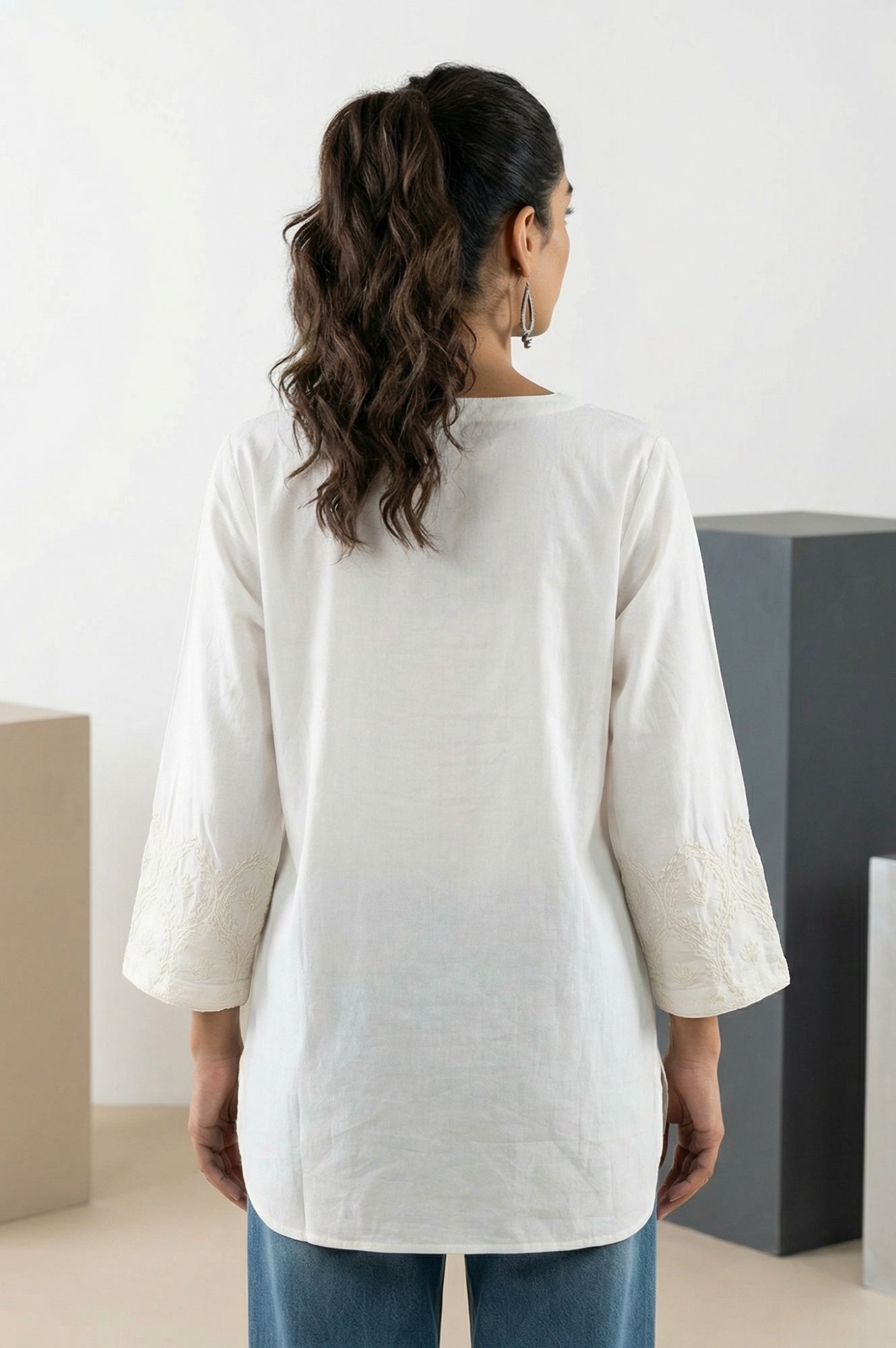 https://cdn.shopify.com/s/files/1/0776/0419/2550/files/F31418-921462_4.jpg?v=1770798395