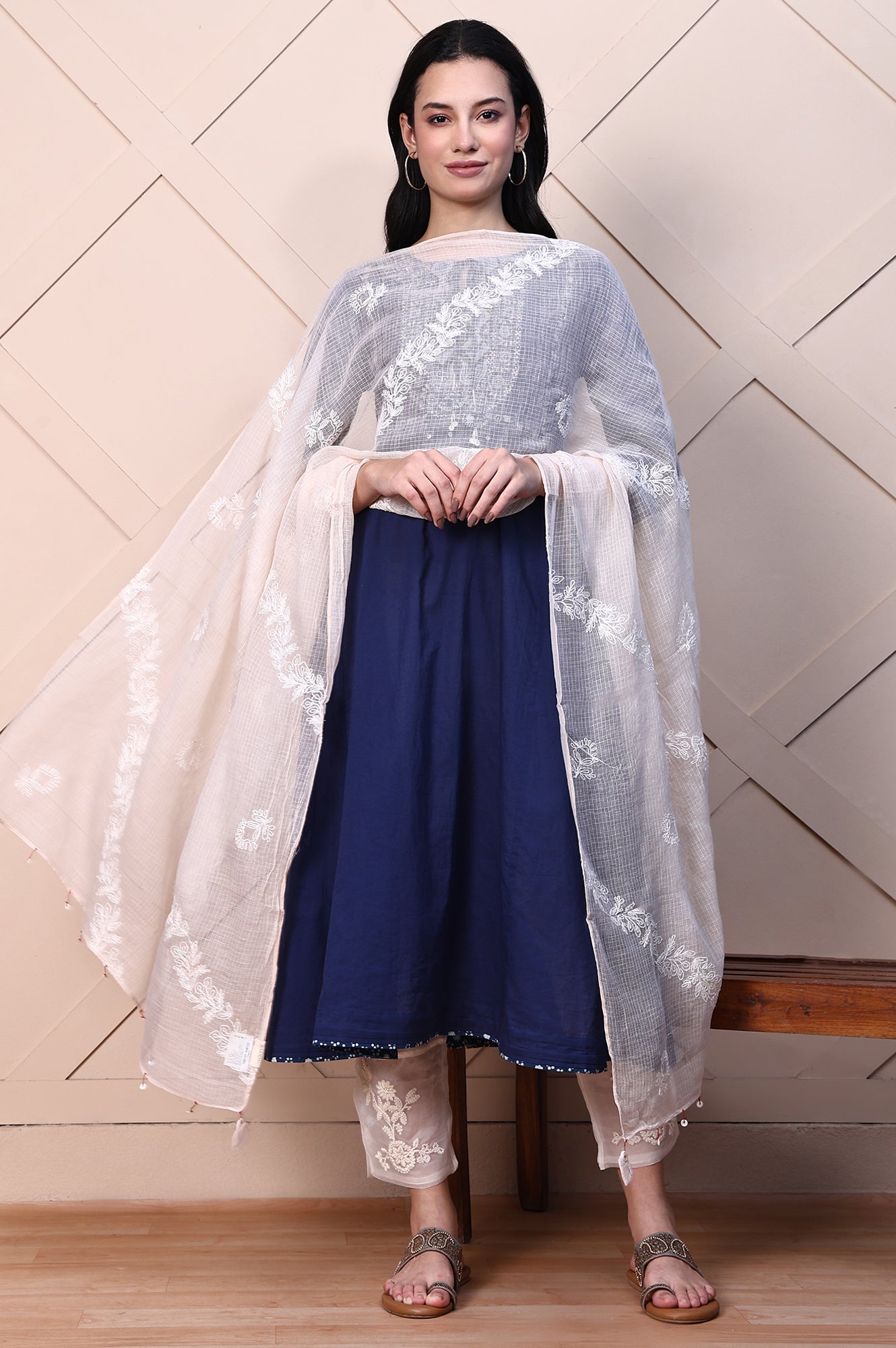 https://cdn.shopify.com/s/files/1/0776/0419/2550/files/F81725-920723_1_e1933d0b-e8ee-4455-b739-bb1a1fef419f.jpg?v=1750737491