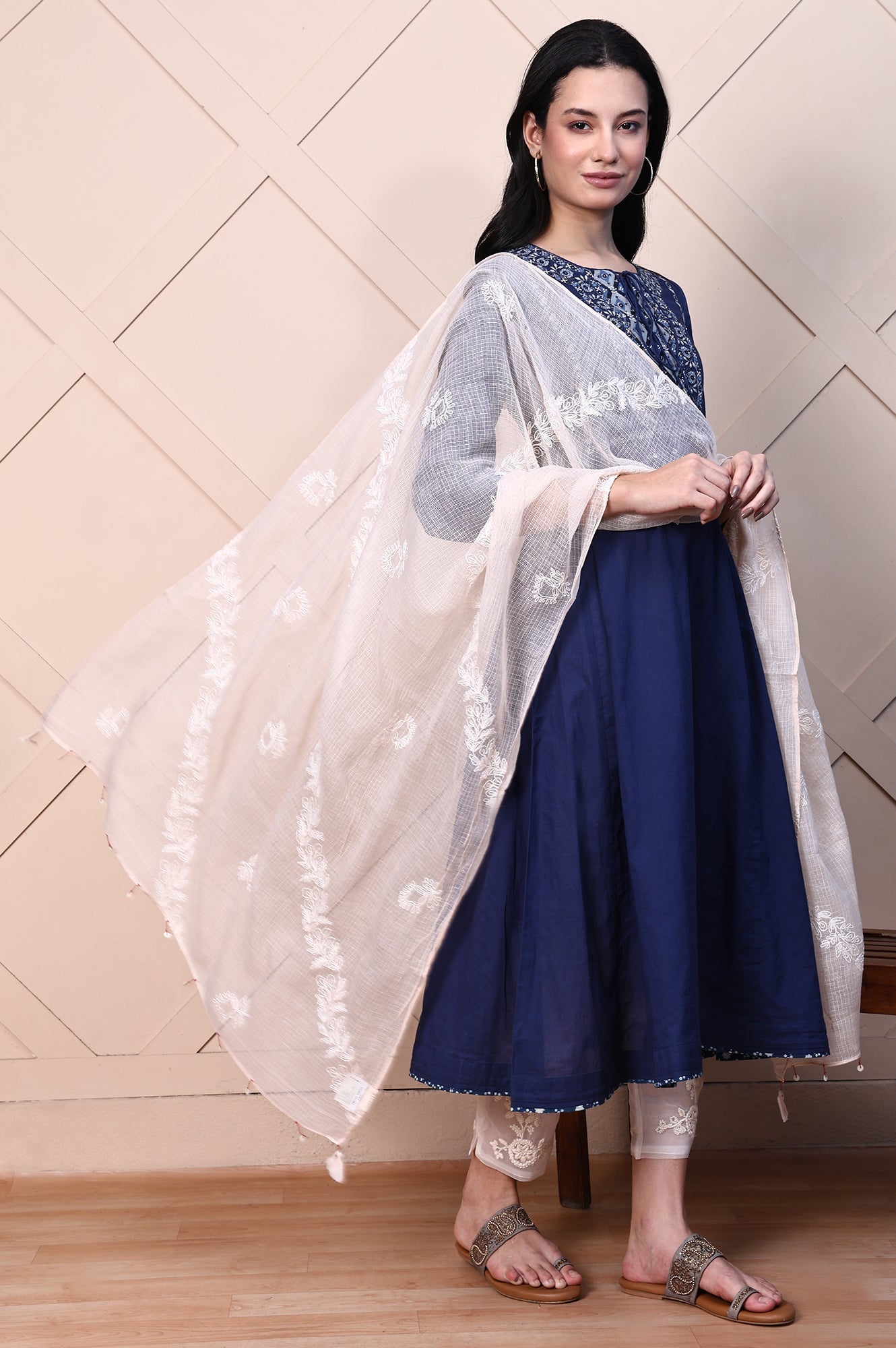 https://cdn.shopify.com/s/files/1/0776/0419/2550/files/F81725-920723_2_e9c8a7a2-91ea-4ed7-8929-ee3123fe57df.jpg?v=1750737491