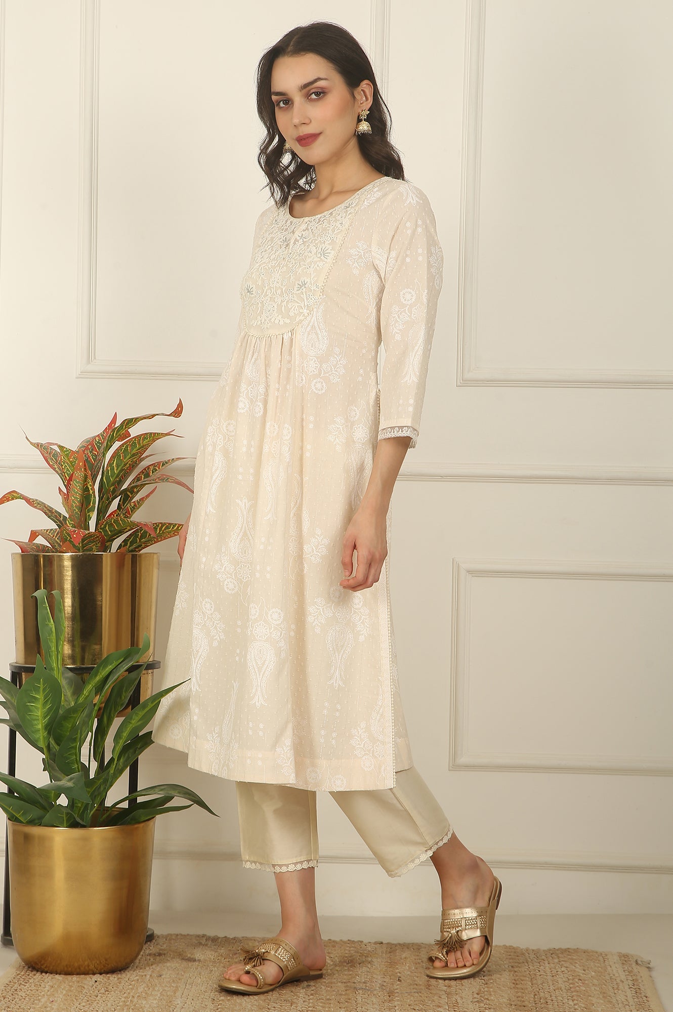 Daisy White Floral Printed Pure Cotton A-line Kurta