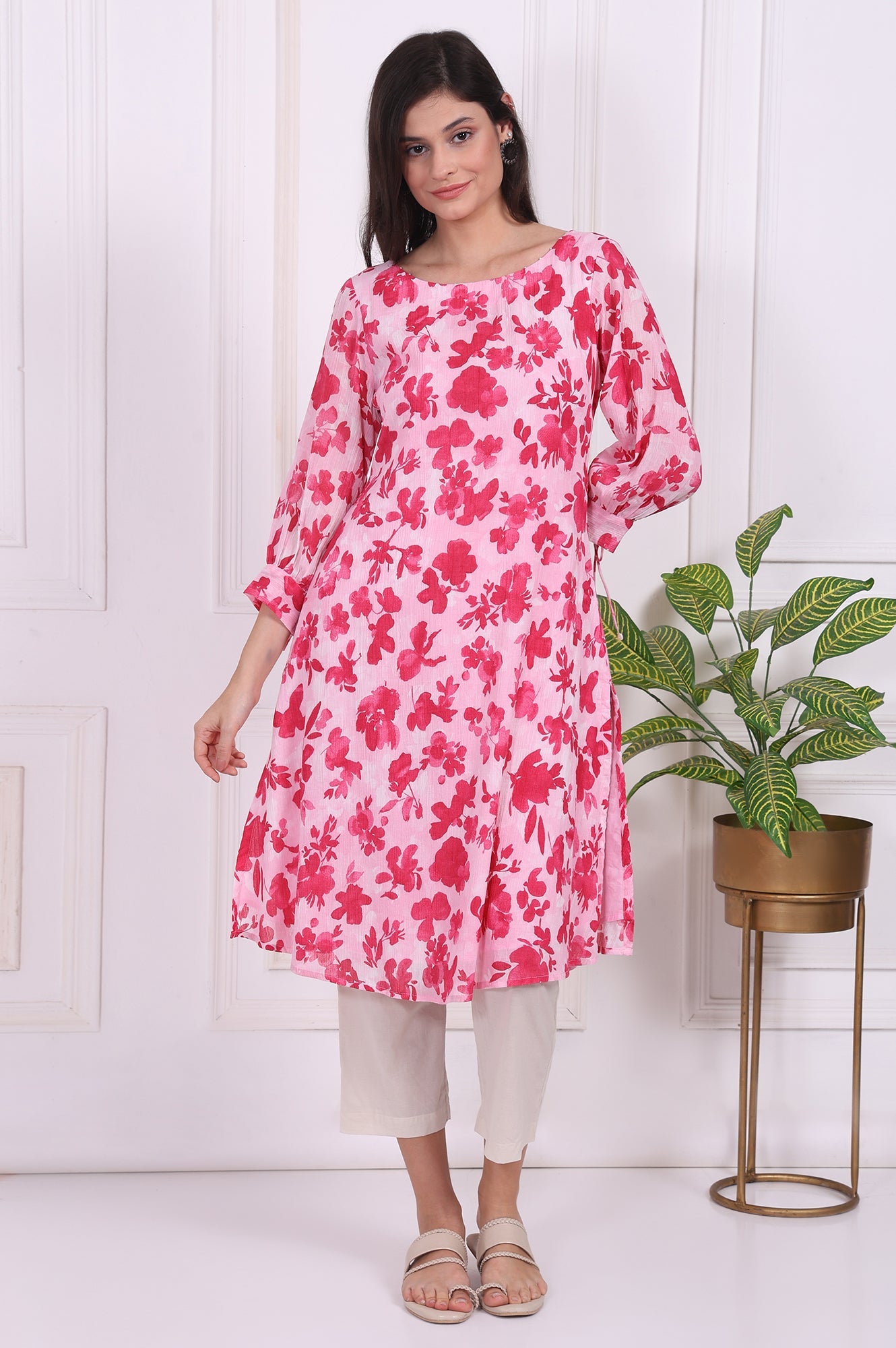 https://cdn.shopify.com/s/files/1/0776/0419/2550/files/W12669-125366_1.jpg?v=1764652160