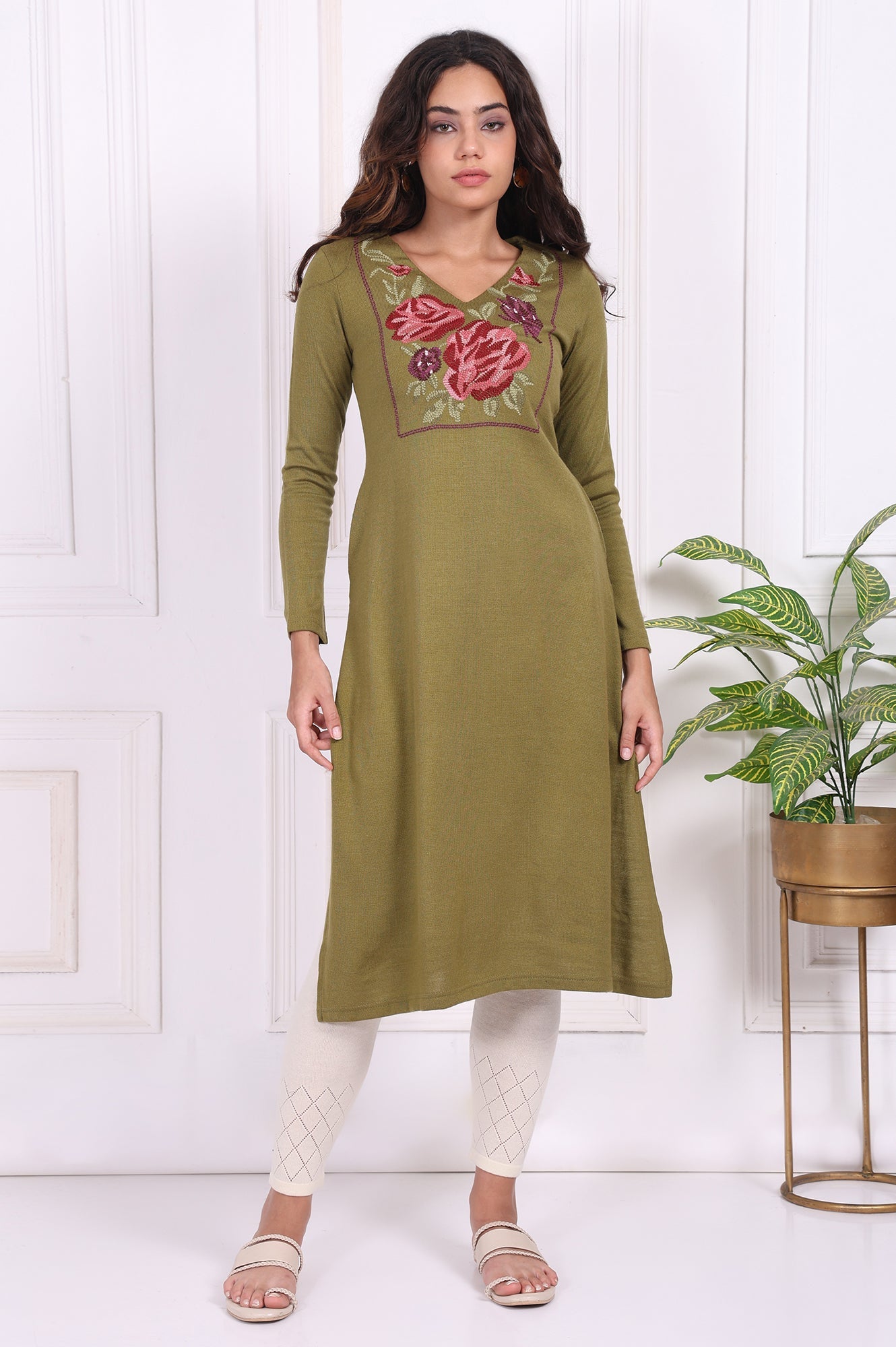 https://cdn.shopify.com/s/files/1/0776/0419/2550/files/W13379-219946_1.jpg?v=1762589060