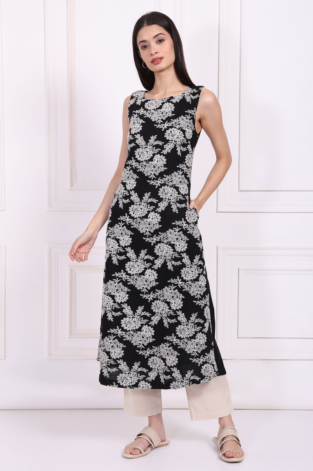 https://cdn.shopify.com/s/files/1/0776/0419/2550/files/W13696-401060_2.jpg?v=1761279084