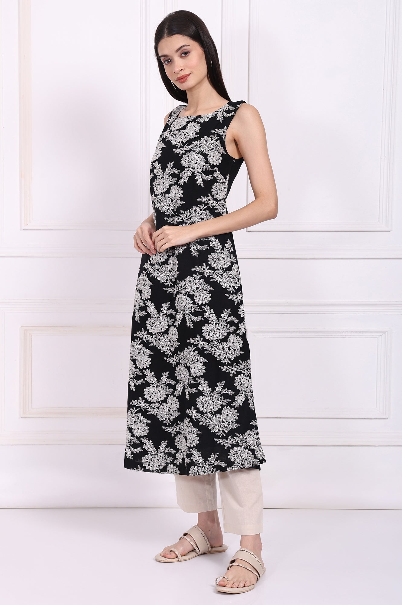 https://cdn.shopify.com/s/files/1/0776/0419/2550/files/W13696-401060_4.jpg?v=1761279084